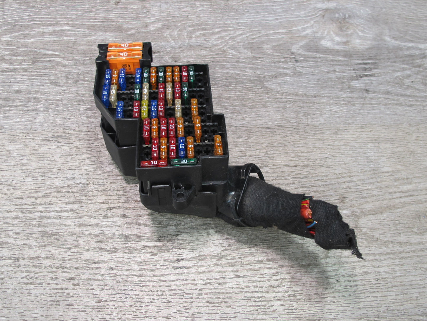 2008-2010 Porsche Cayenne 957 Dash Cabin Right Fuse Relay Box Module