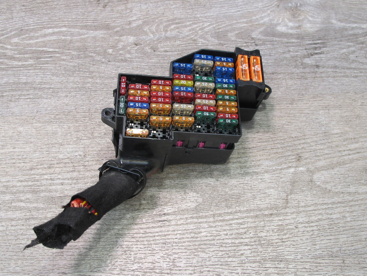 2008-2010 Porsche Cayenne 957 Dash Cabin Right Fuse Relay Box Module