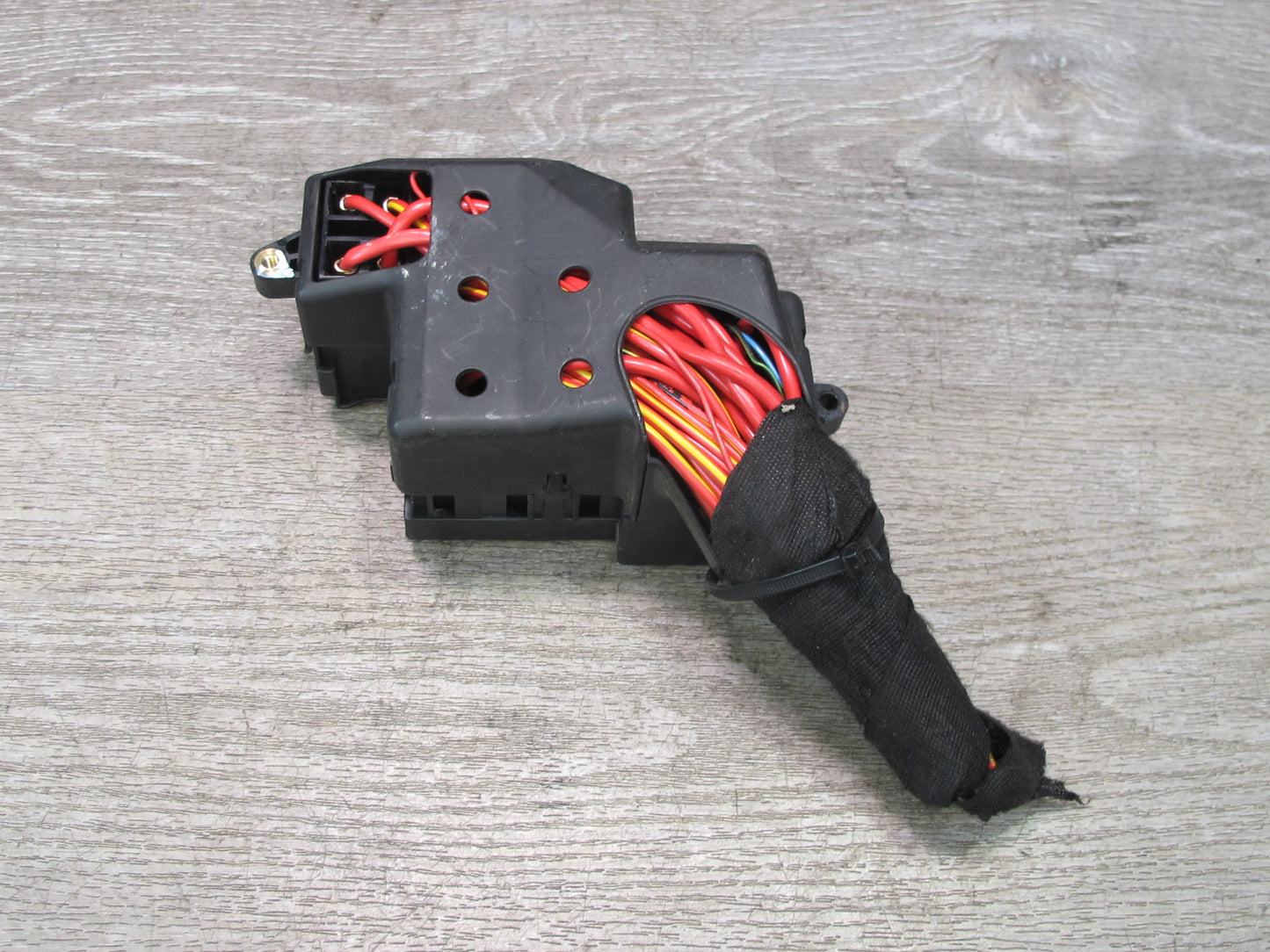 2008-2010 Porsche Cayenne 957 Dash Cabin Right Fuse Relay Box Module