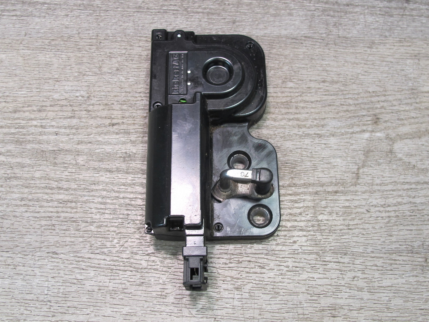 2008-2010 Porsche Cayenne 957 Rear Trunk Lid Lock Latch Actuator 7L0827511C