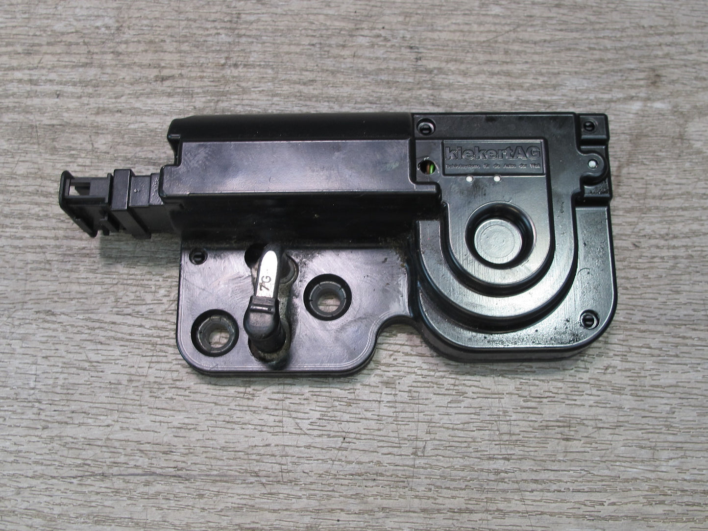 2008-2010 Porsche Cayenne 957 Rear Trunk Lid Lock Latch Actuator 7L0827511C