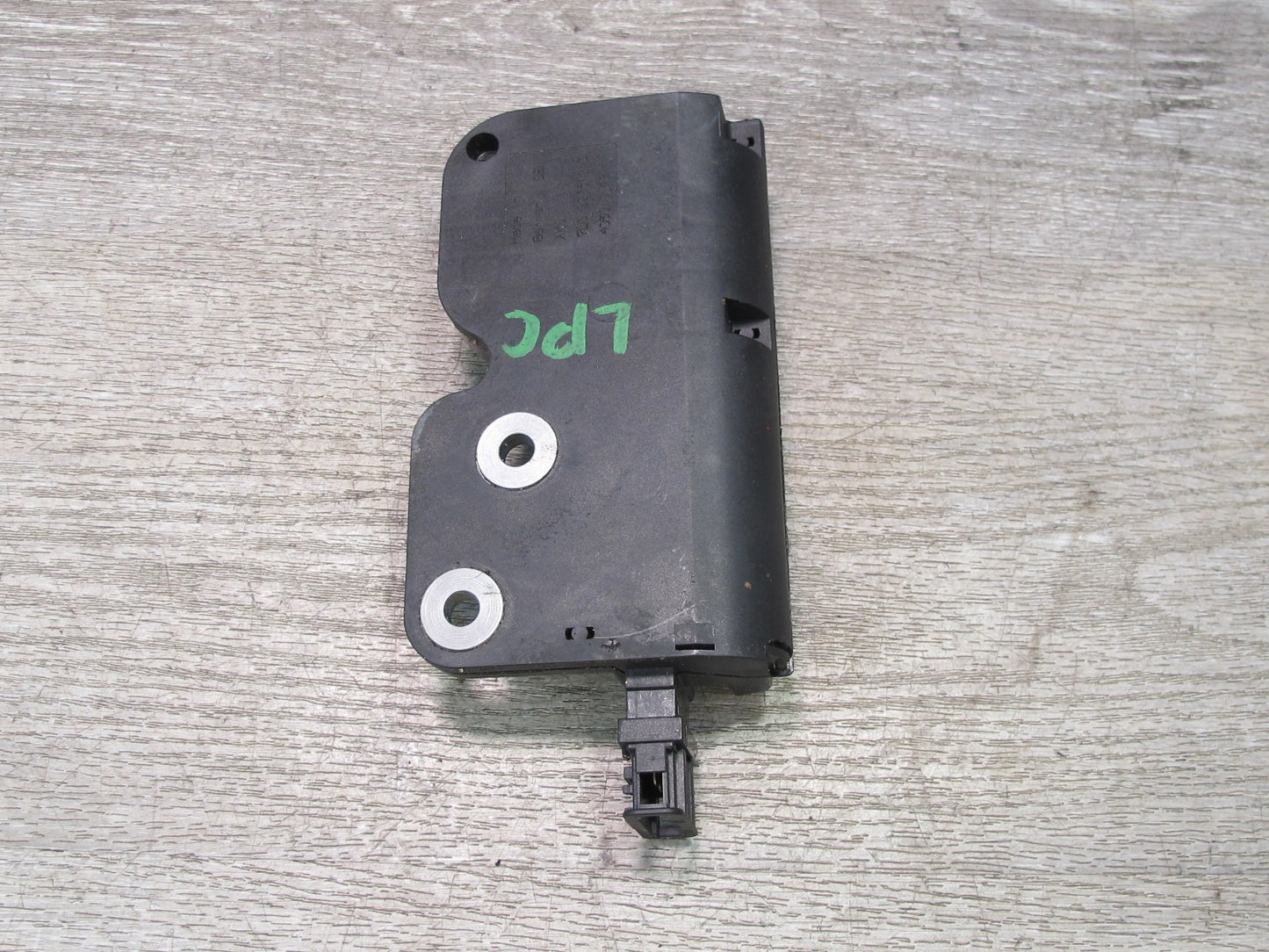 2008-2010 Porsche Cayenne 957 Rear Trunk Lid Lock Latch Actuator 7L0827511C