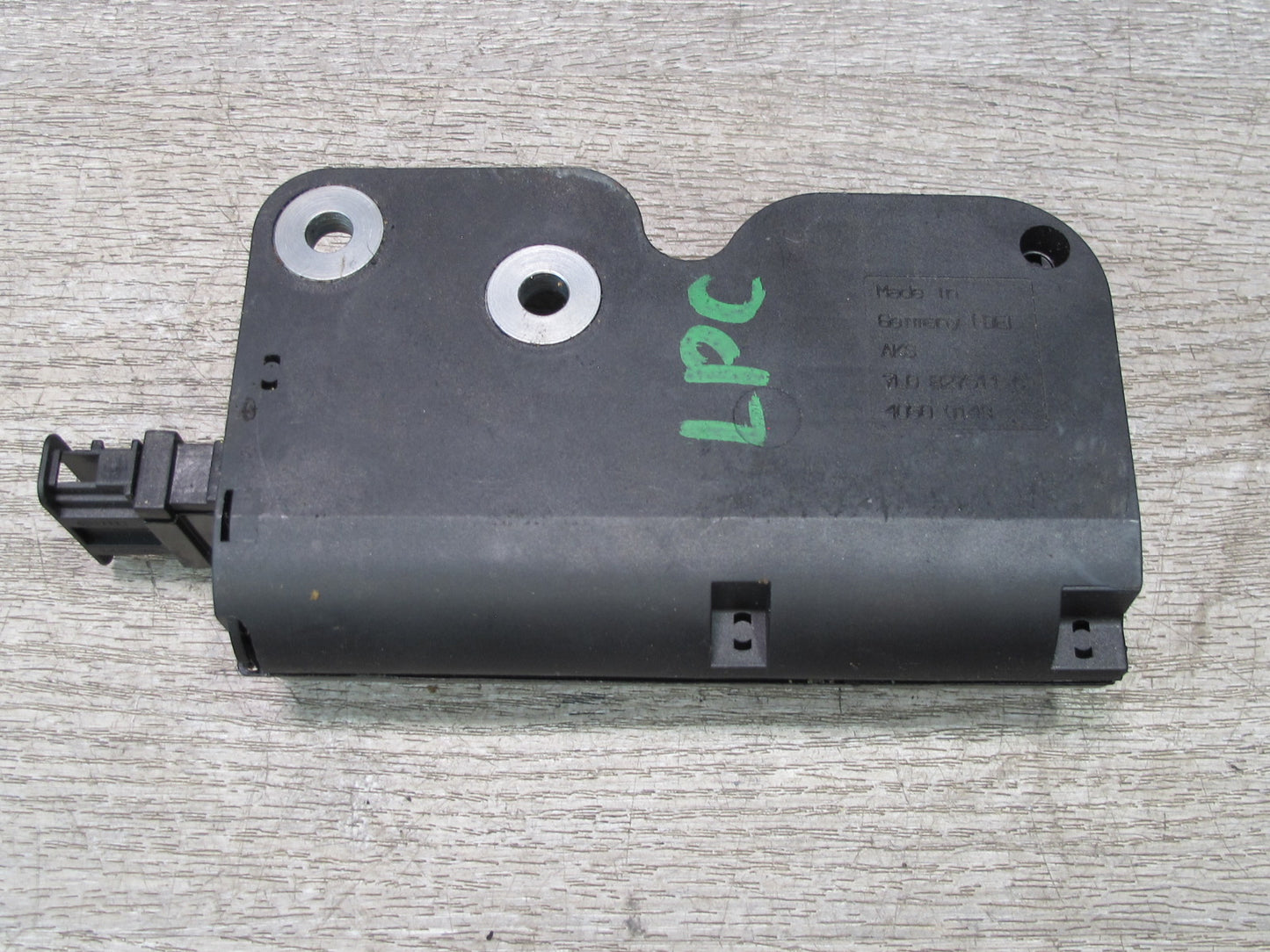 2008-2010 Porsche Cayenne 957 Rear Trunk Lid Lock Latch Actuator 7L0827511C