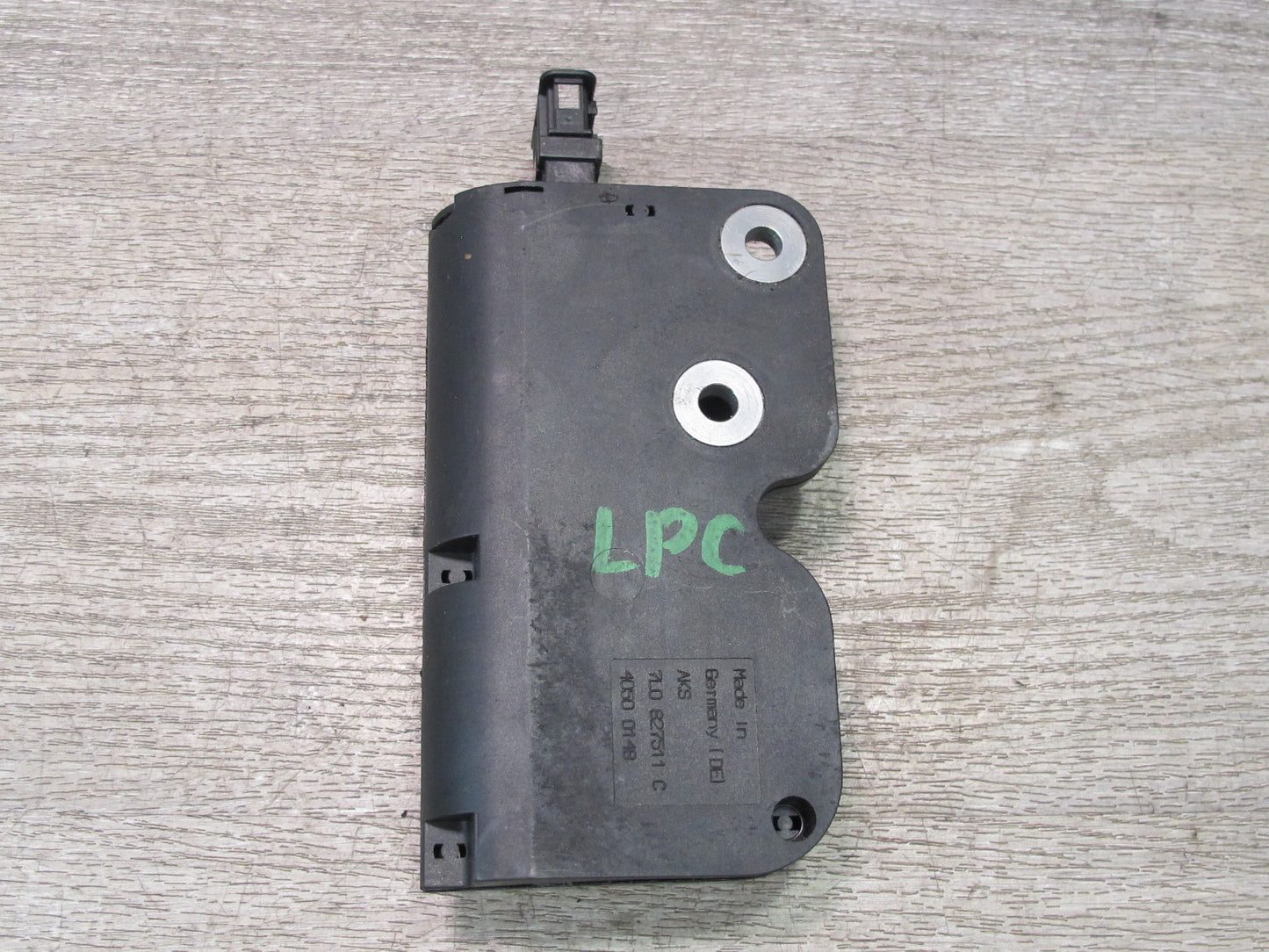 2008-2010 Porsche Cayenne 957 Rear Trunk Lid Lock Latch Actuator 7L0827511C