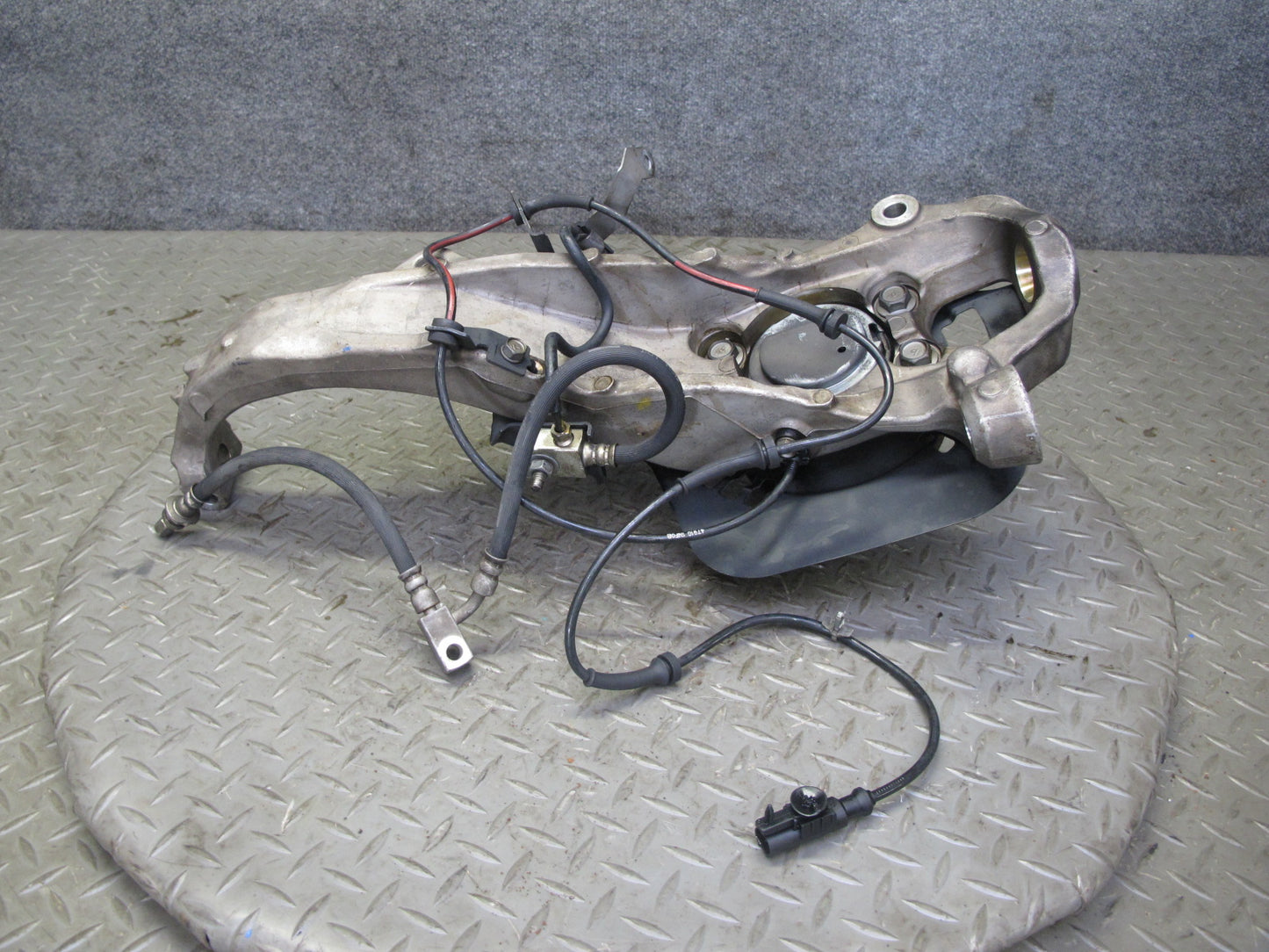 09-10 Nissan Z34 370Z Front Left Spindle Knuckle Wheel Hub Bearing OEM