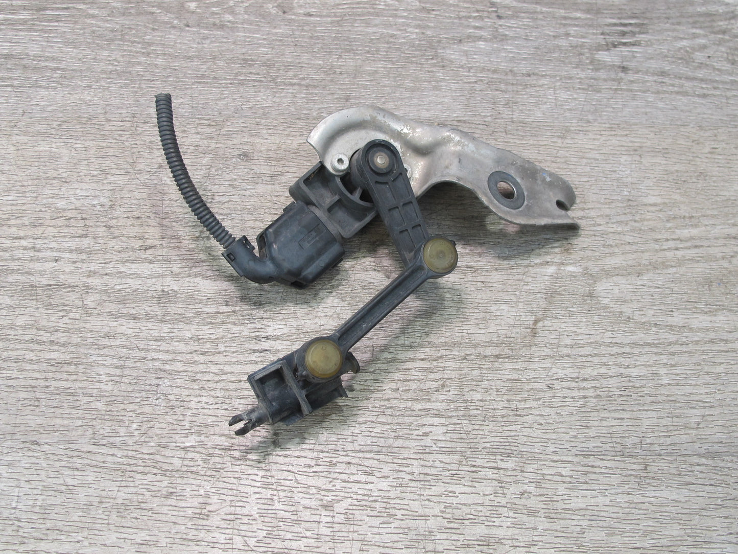 2008-2010 Porsche Cayenne 957 Front Right Suspension Height Level Sensor