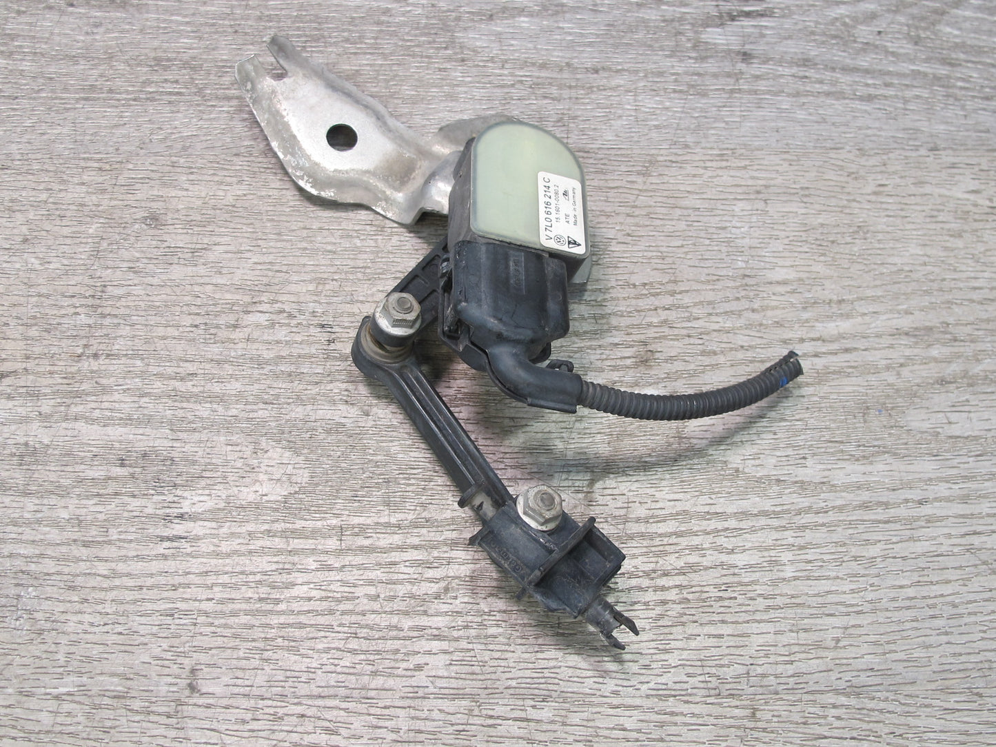 2008-2010 Porsche Cayenne 957 Front Right Suspension Height Level Sensor