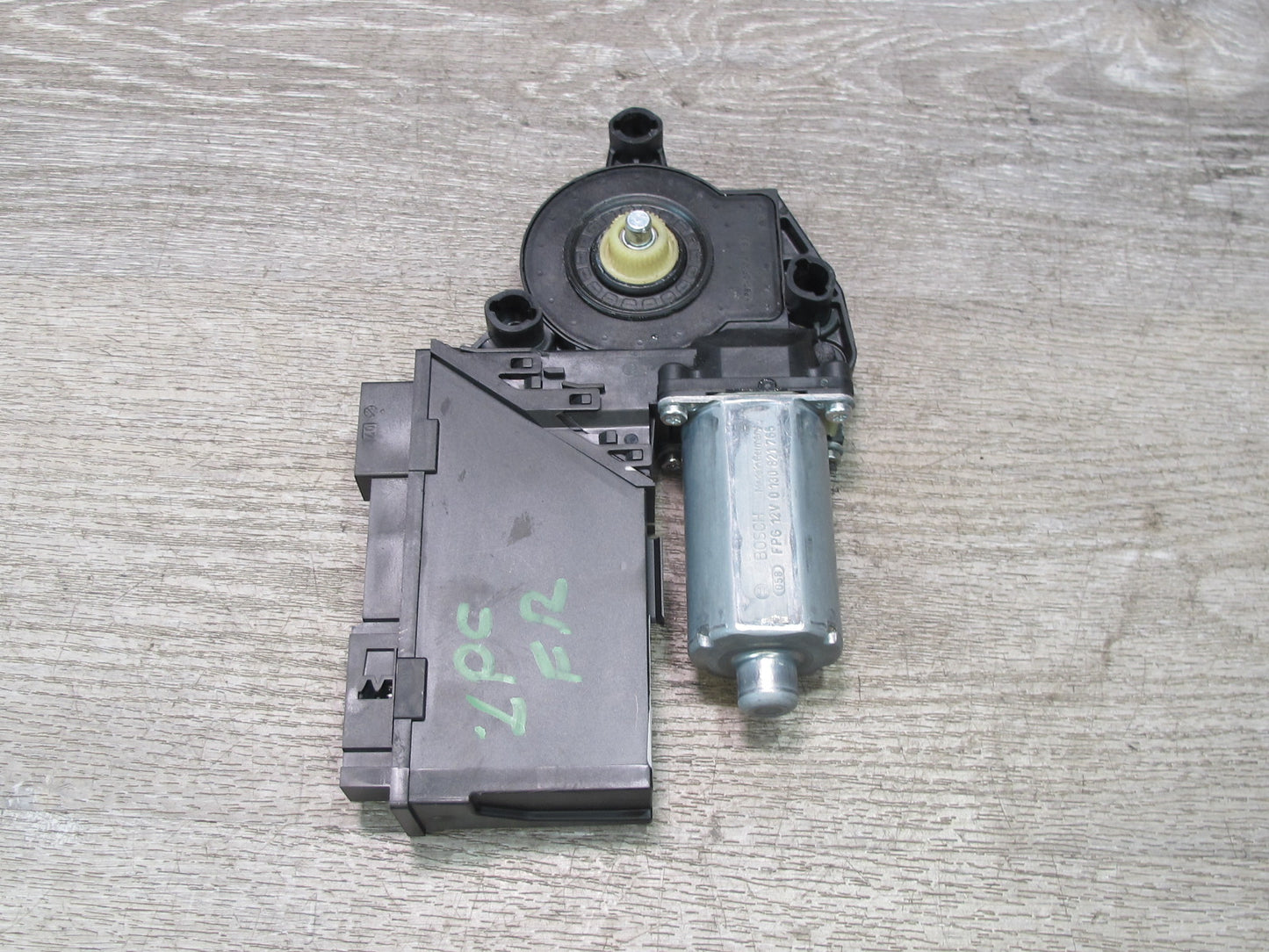 2008-2010 Porsche Cayenne 957 Front Right Door Window Regulator Motor 3D1959792F
