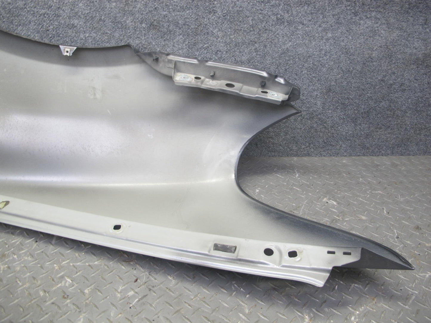 2008-2010 Porsche Cayenne 957 Front Right Fender Shell Cover Panel