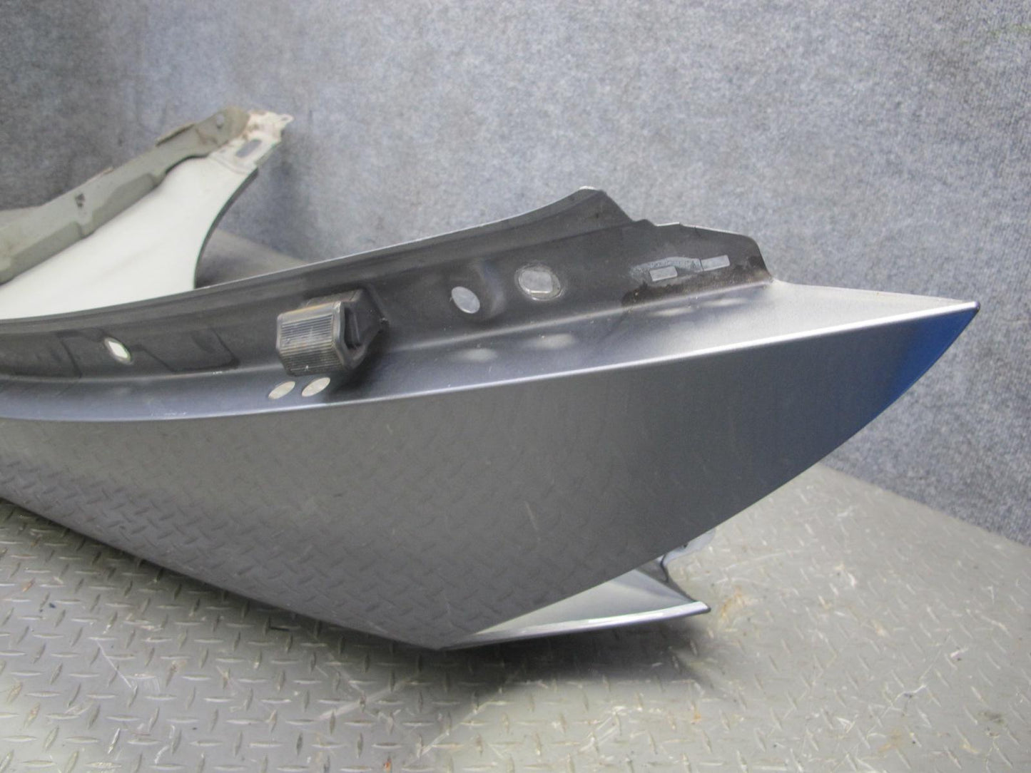 2008-2010 Porsche Cayenne 957 Front Right Fender Shell Cover Panel