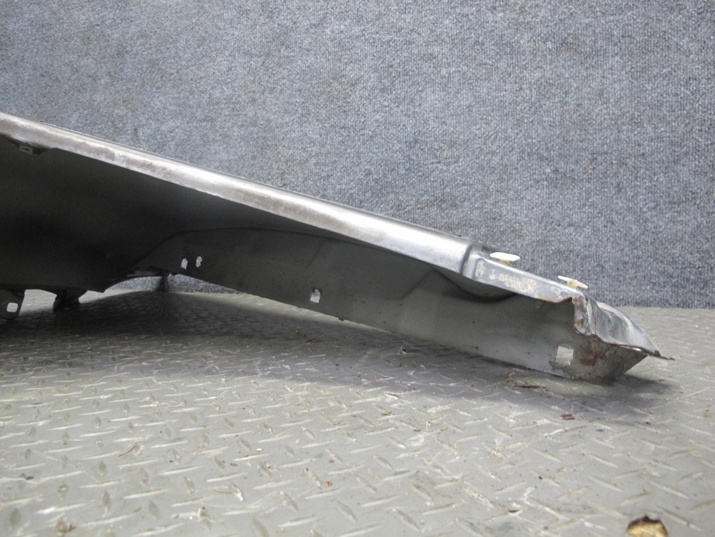 2008-2010 Porsche Cayenne 957 Front Left Fender Shell Cover Panel