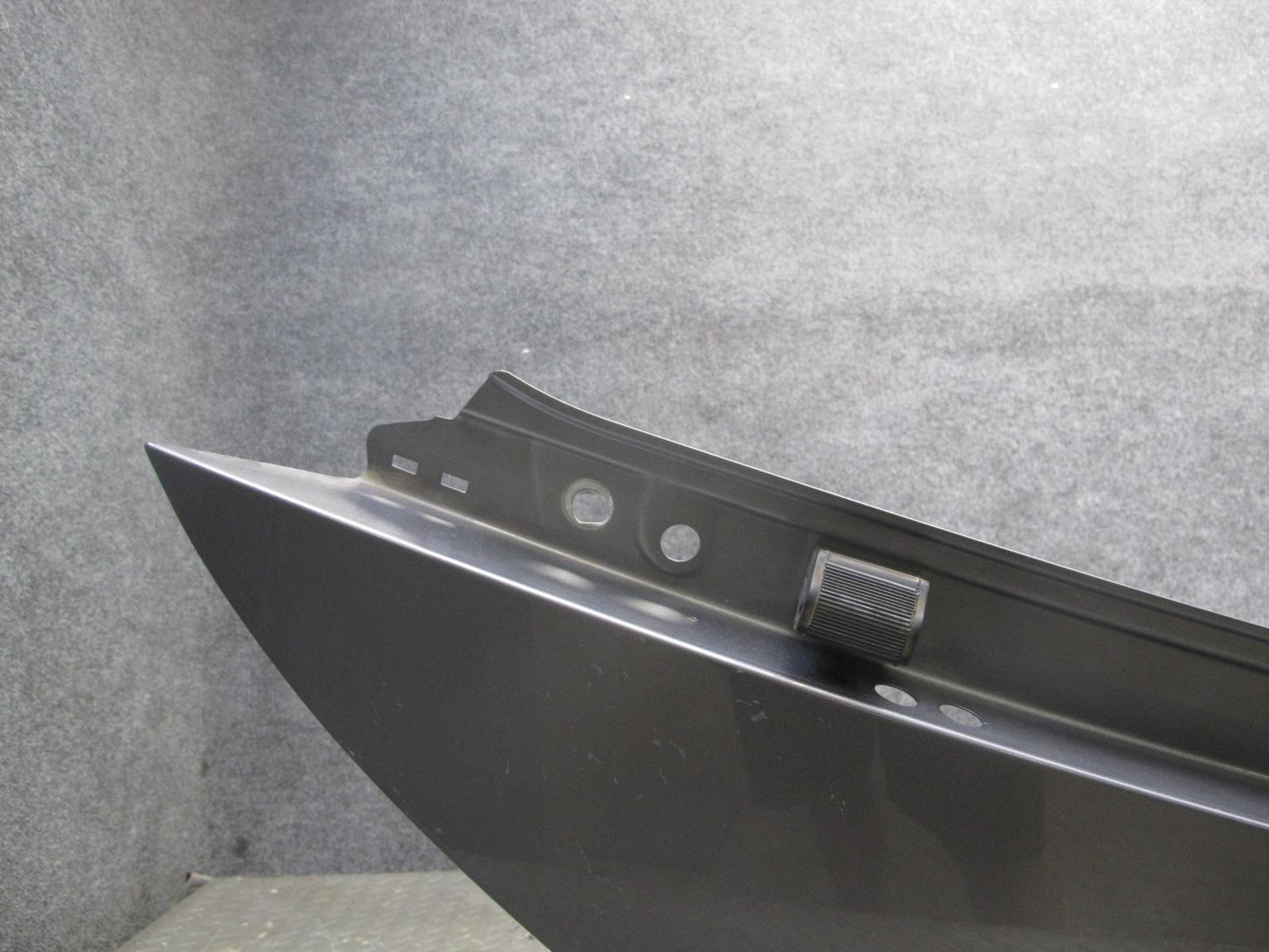 2008-2010 Porsche Cayenne 957 Front Left Fender Shell Cover Panel