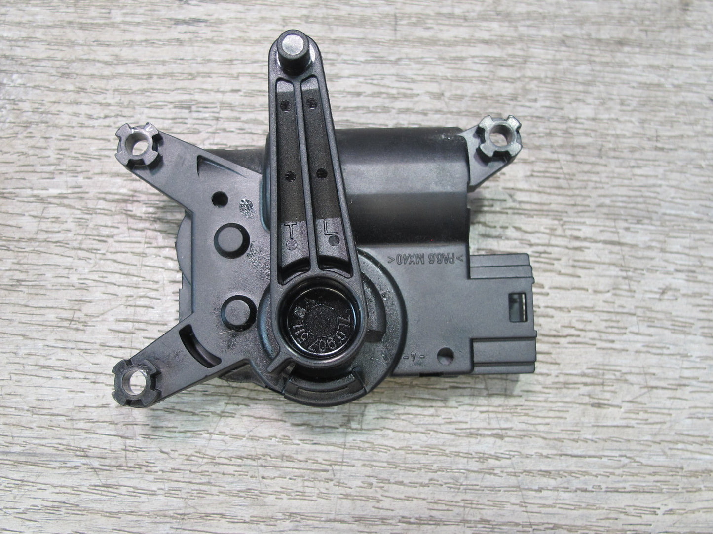 2003-2010 Porsche Cayenne 957 A/C Heater Flap Door Actuator Motor Set