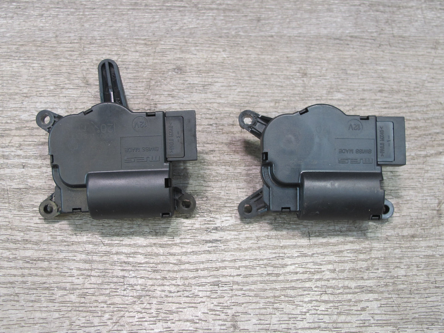 2003-2010 Porsche Cayenne 957 A/C Heater Flap Door Actuator Motor Set