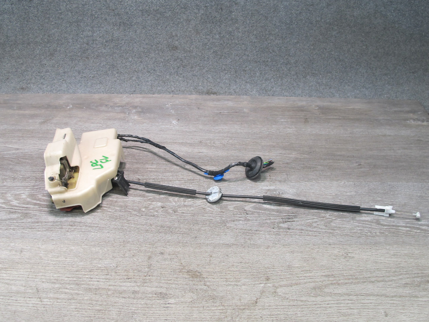 2003-2010 Porsche Cayenne 957 Front Left Door Lock Latch Actuator