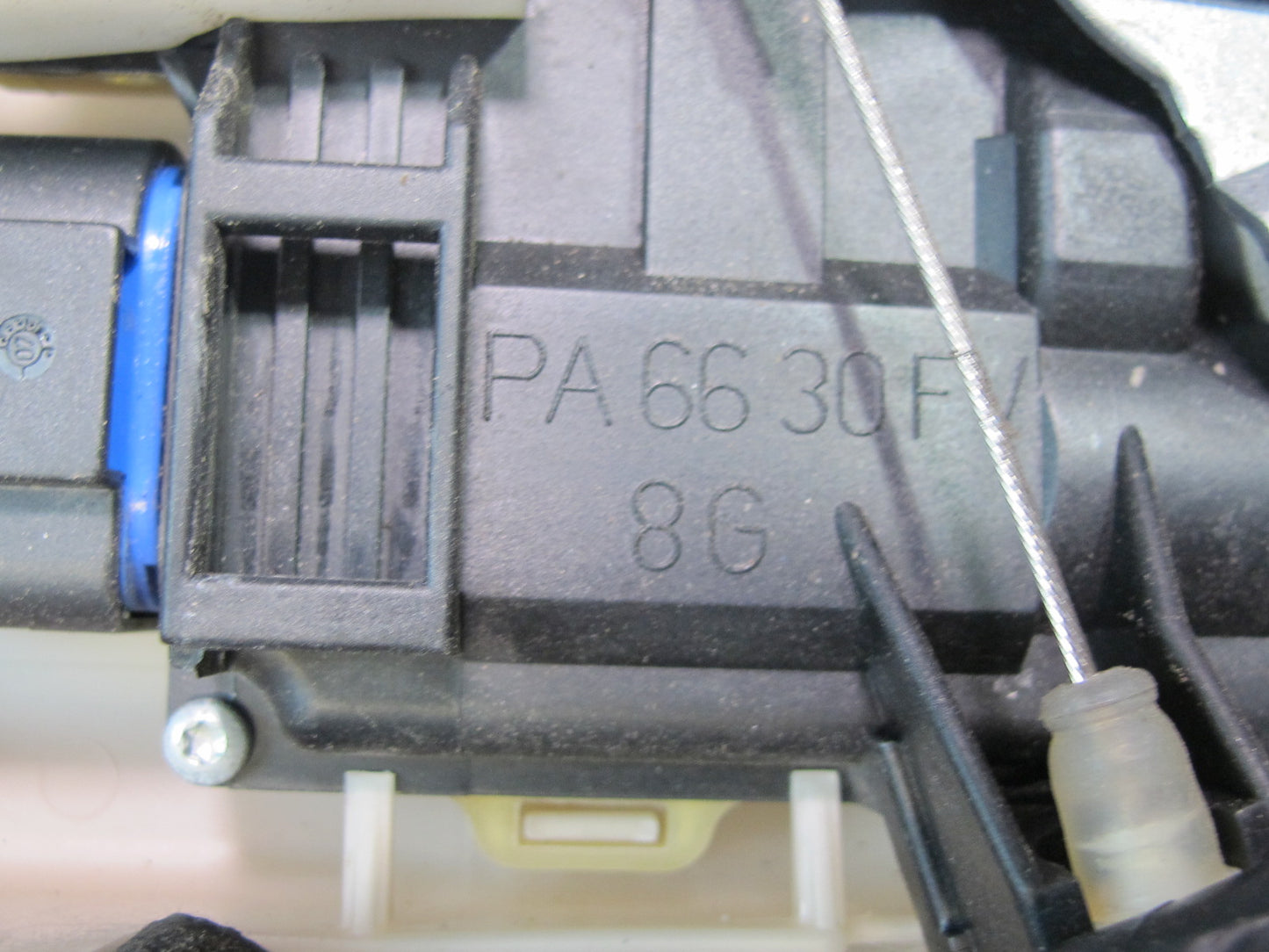 2003-2010 Porsche Cayenne 957 Front Left Door Lock Latch Actuator