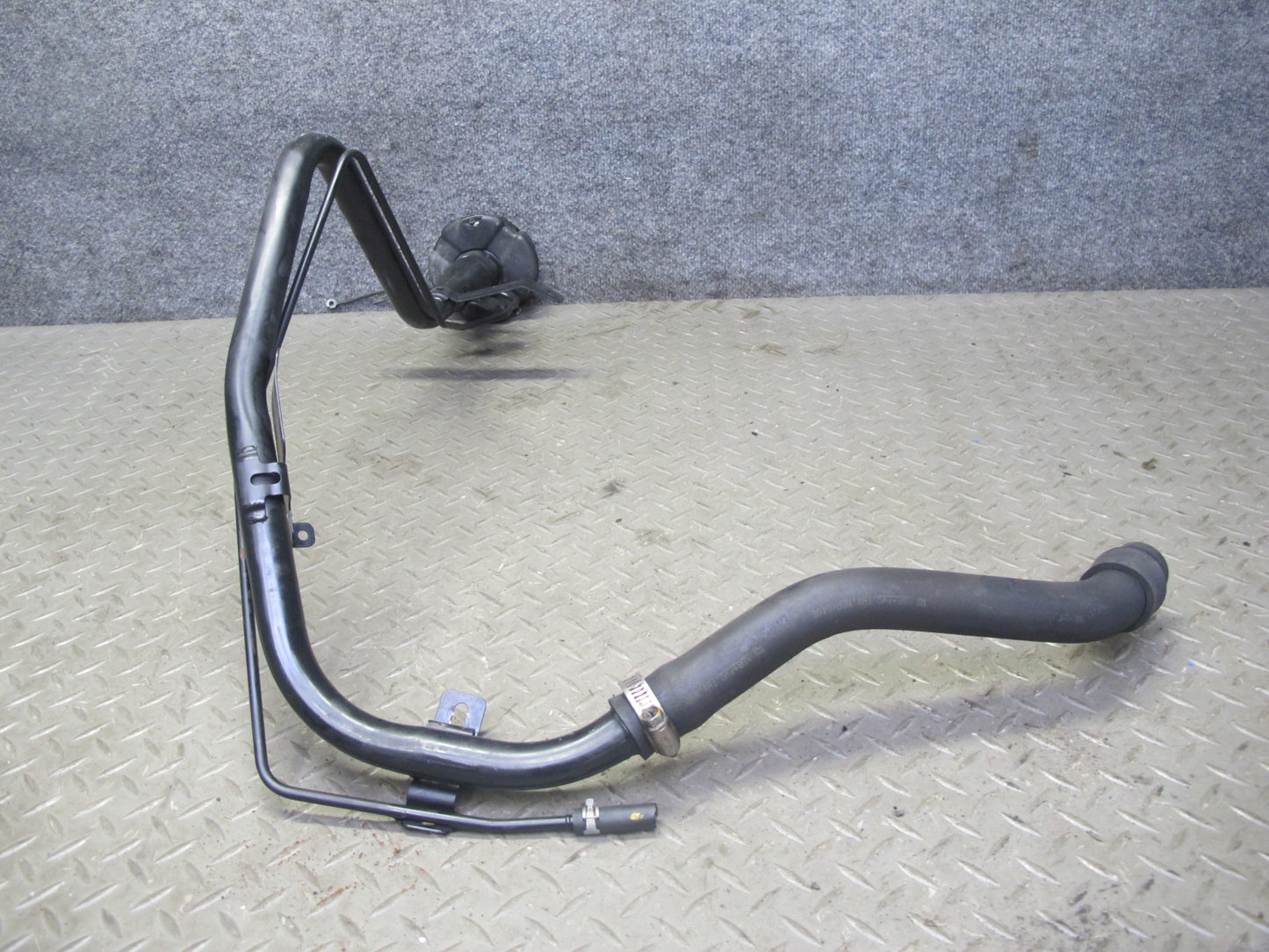 09-11 Nissan Z34 370Z Fuel Gas Tank Filler Neck w Cap Assembly OEM