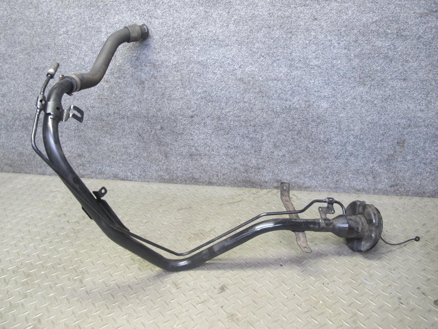 09-11 Nissan Z34 370Z Fuel Gas Tank Filler Neck w Cap Assembly OEM