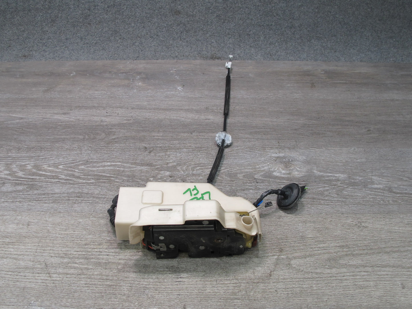 2003-2010 Porsche Cayenne 957 Front Left Door Lock Latch Actuator