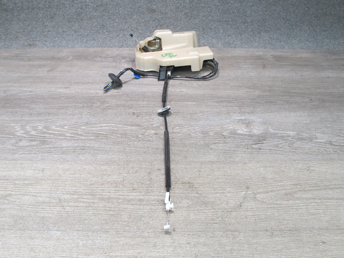2003-2010 Porsche Cayenne 957 Front Left Door Lock Latch Actuator