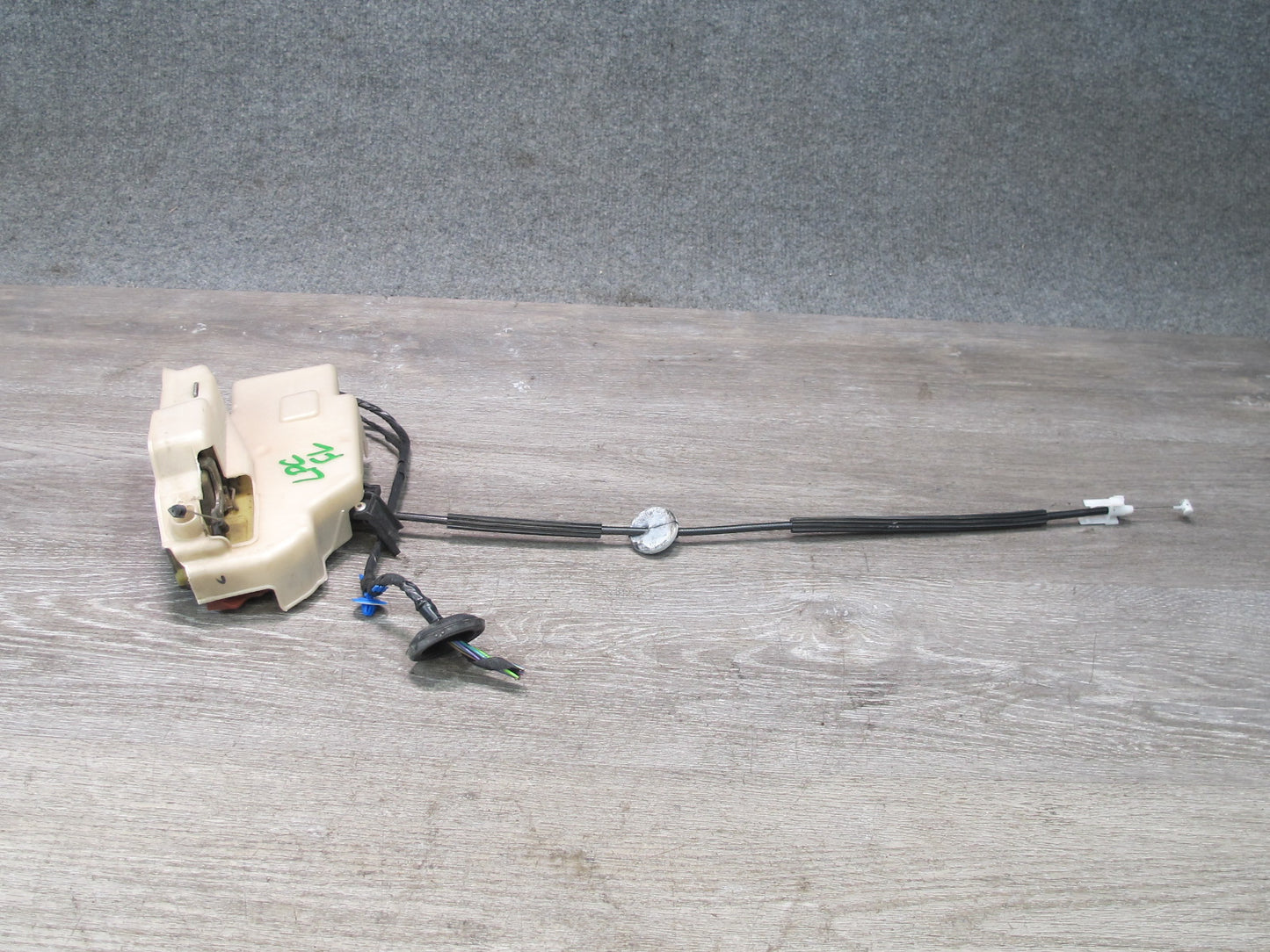 2003-2010 Porsche Cayenne 957 Front Left Door Lock Latch Actuator