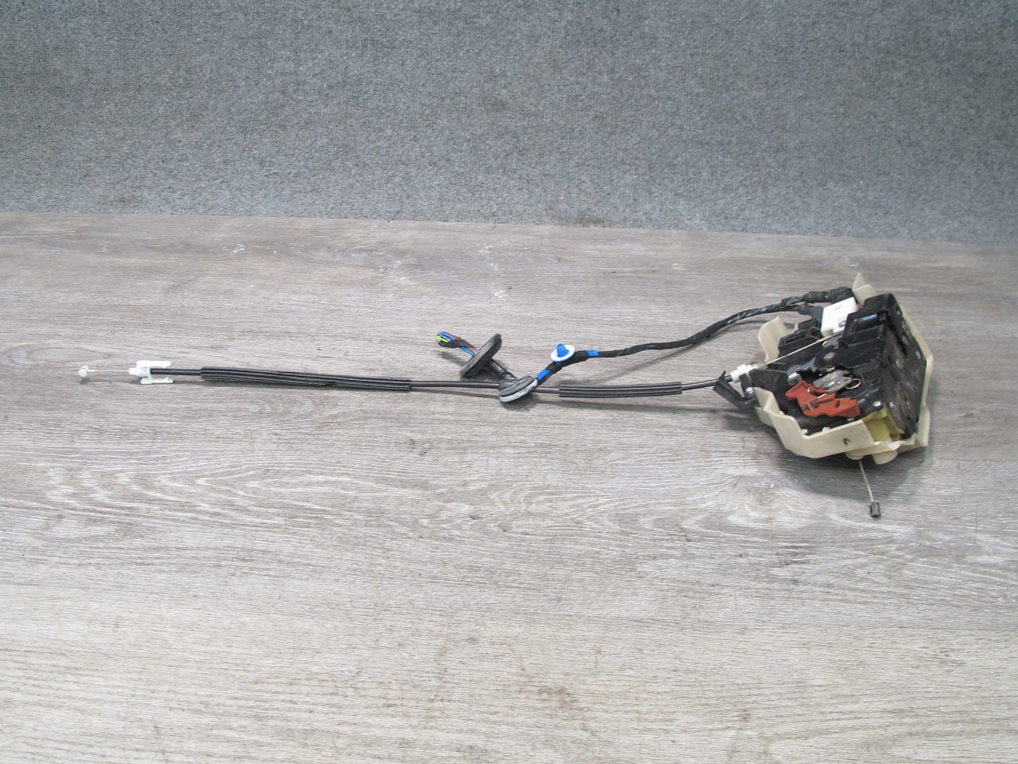 2003-2010 Porsche Cayenne 957 Front Left Door Lock Latch Actuator