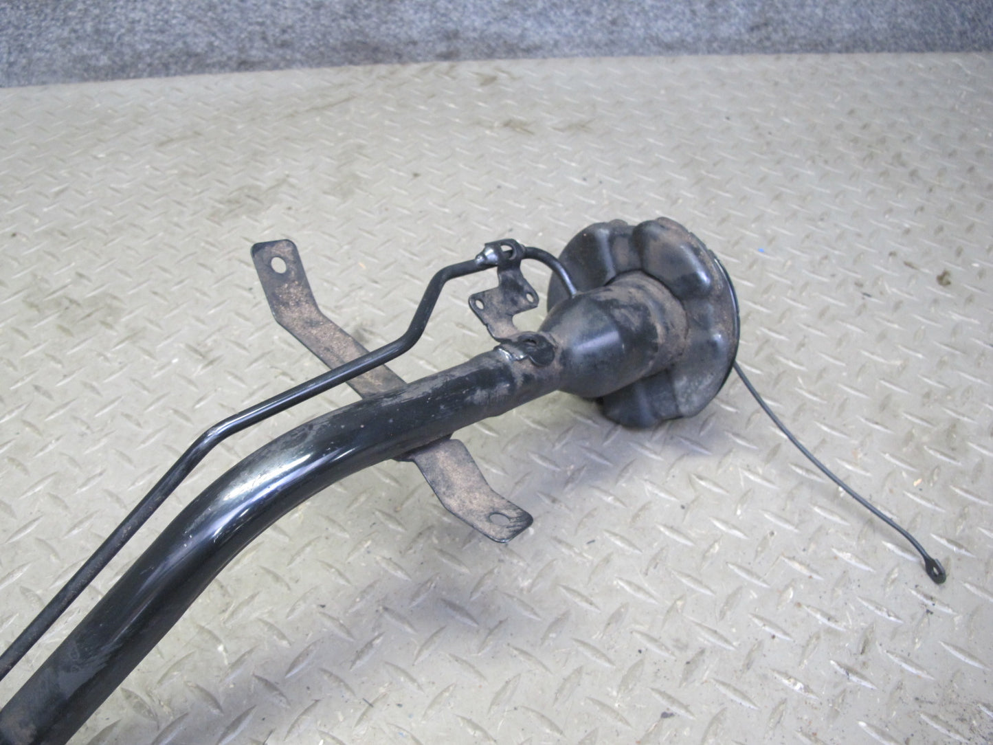 09-11 Nissan Z34 370Z Fuel Gas Tank Filler Neck w Cap Assembly OEM