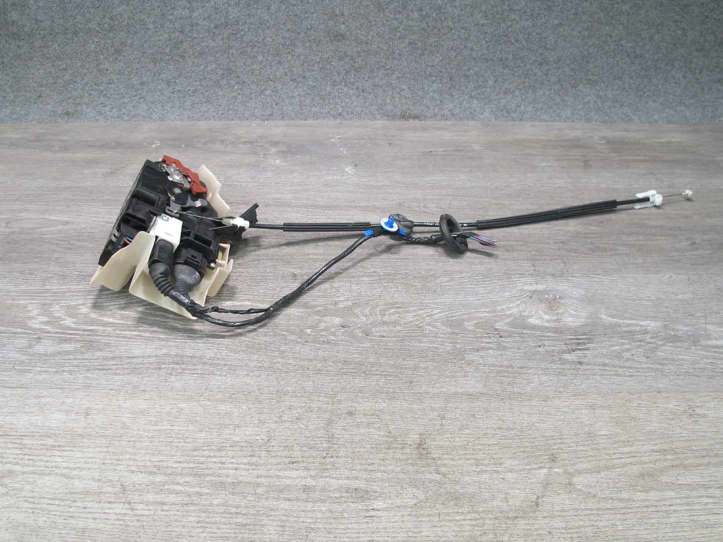 2003-2010 Porsche Cayenne 957 Front Left Door Lock Latch Actuator