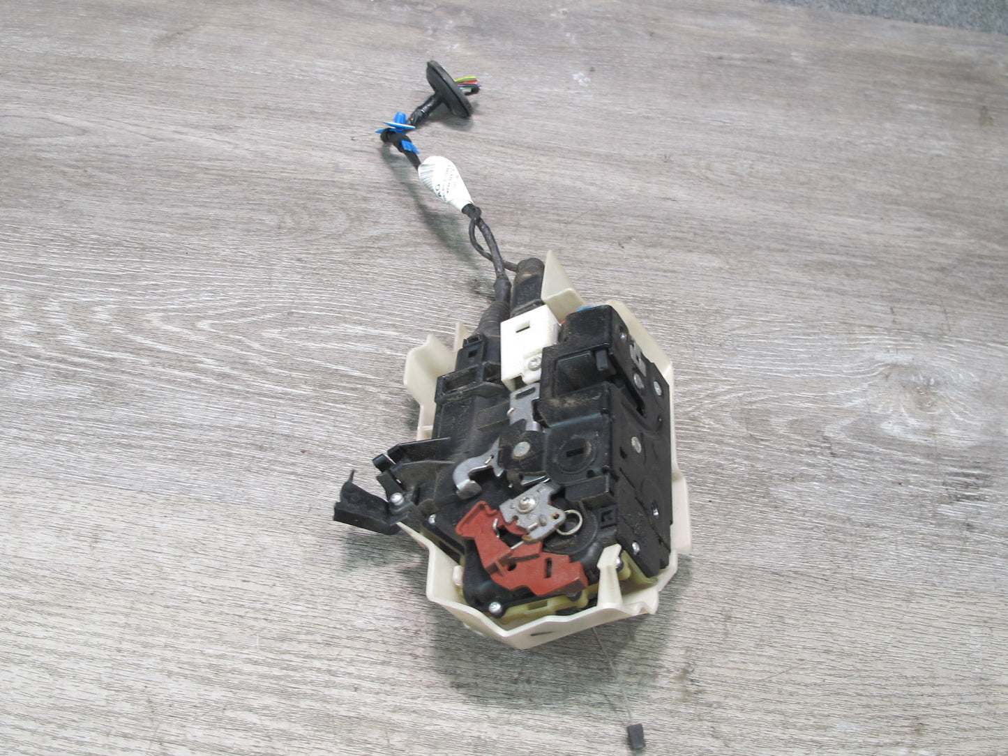 2003-2010 Porsche Cayenne 957 Rear Left Door Lock Latch Actuator