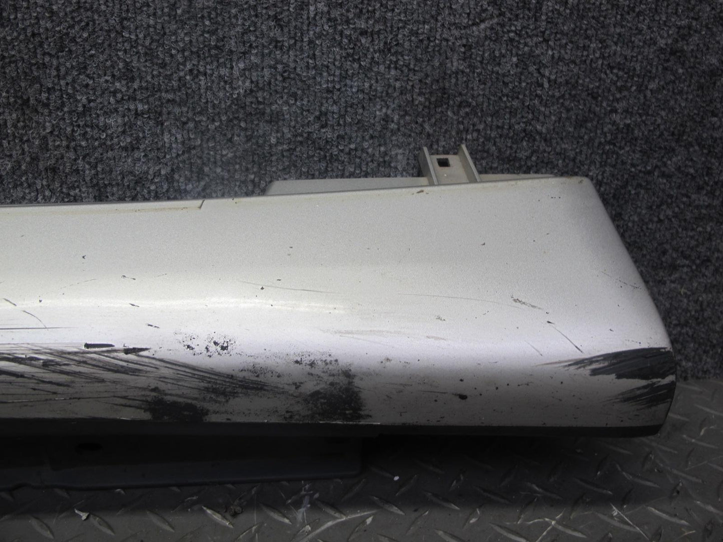 00-05 Lexus GS400 GS430 GS300 Front Right Side Skirt Rocker Panel Silver OEM