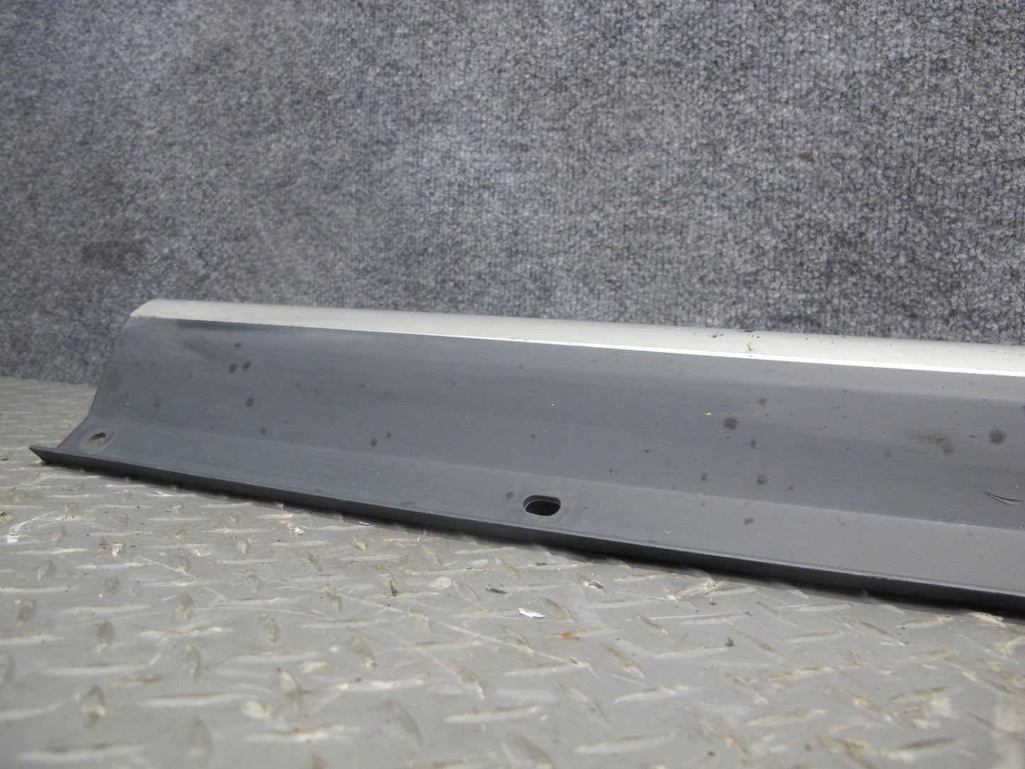 00-05 Lexus GS400 GS430 GS300 Front Right Side Skirt Rocker Panel Silver OEM