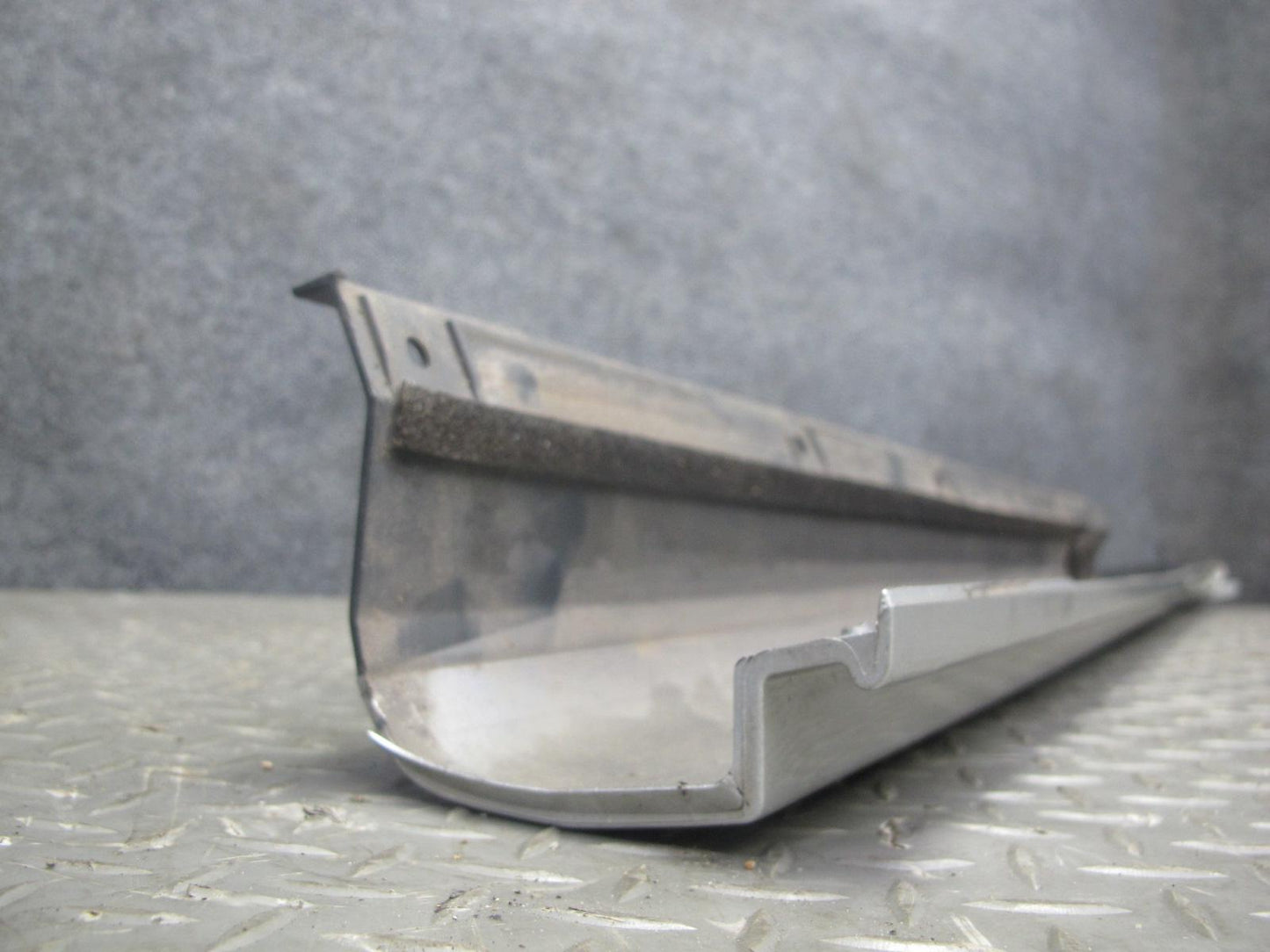 00-05 Lexus GS400 GS430 GS300 Front Right Side Skirt Rocker Panel Silver OEM