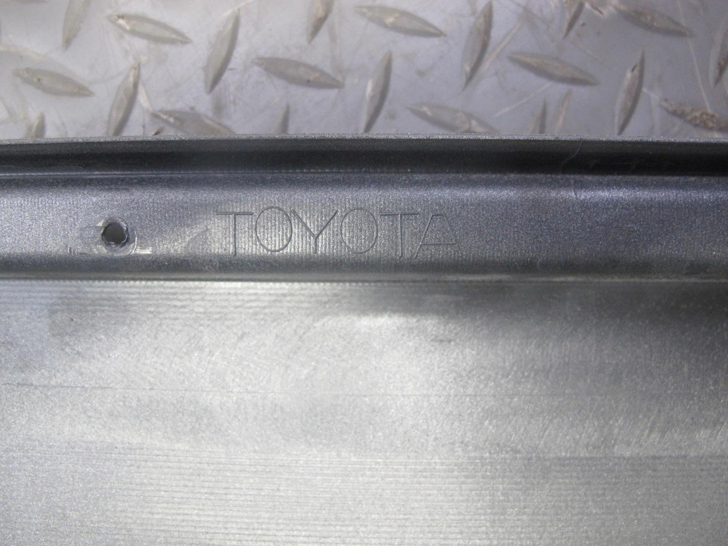 00-05 Lexus GS400 GS430 GS300 Left Side Skirt Rocker Panel Set Silver OEM