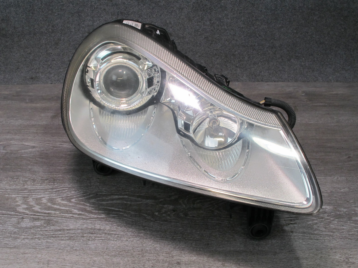 2008-2010 Porsche Cayenne 957 Front Right Xenon HID Headlight Lamp 7L5941032H