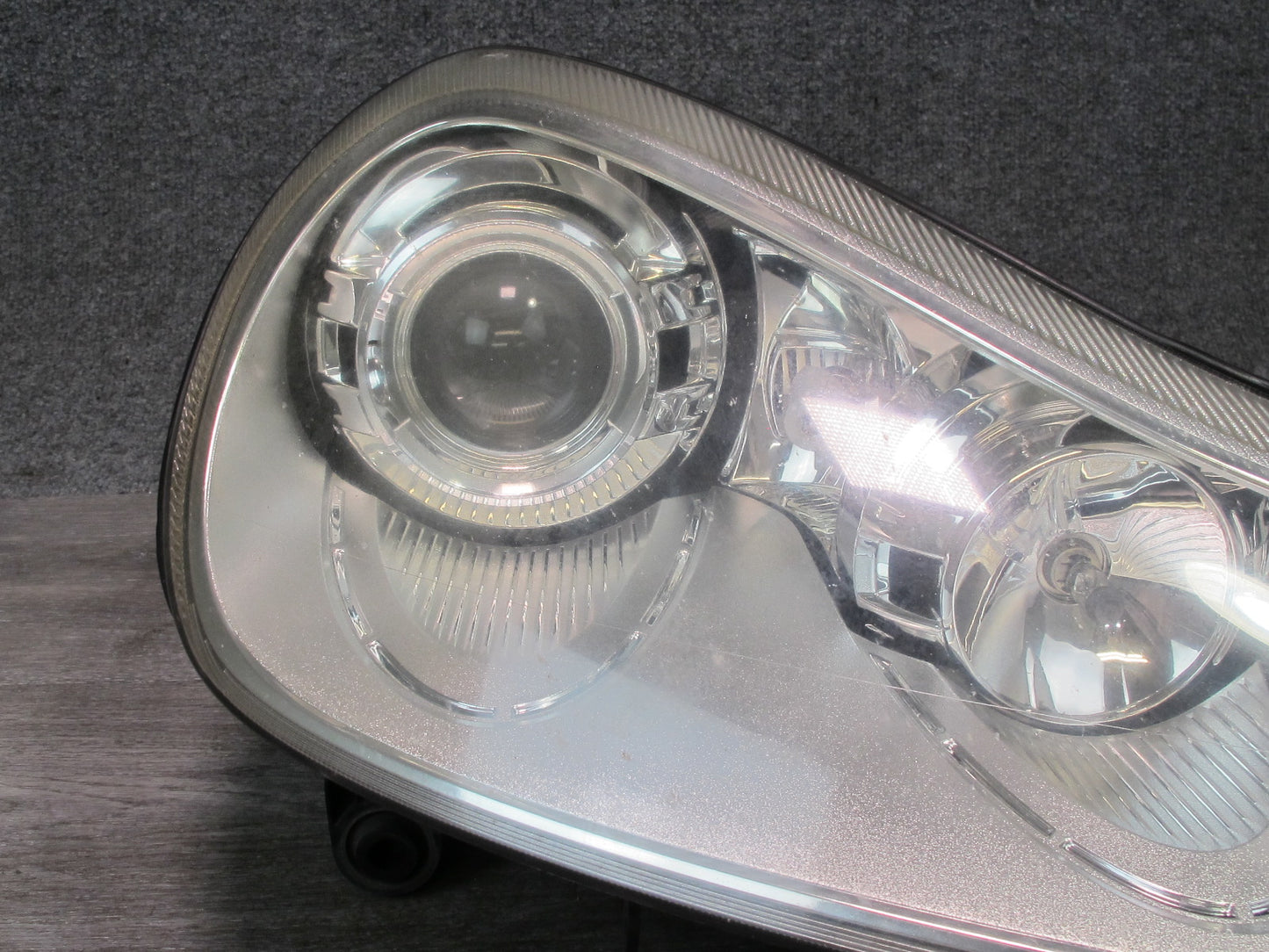 2008-2010 Porsche Cayenne 957 Front Right Xenon HID Headlight Lamp 7L5941032H