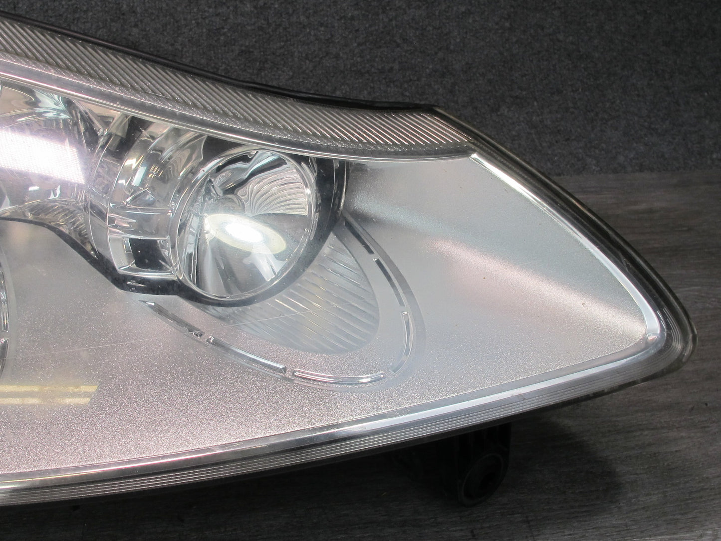 2008-2010 Porsche Cayenne 957 Front Right Xenon HID Headlight Lamp 7L5941032H