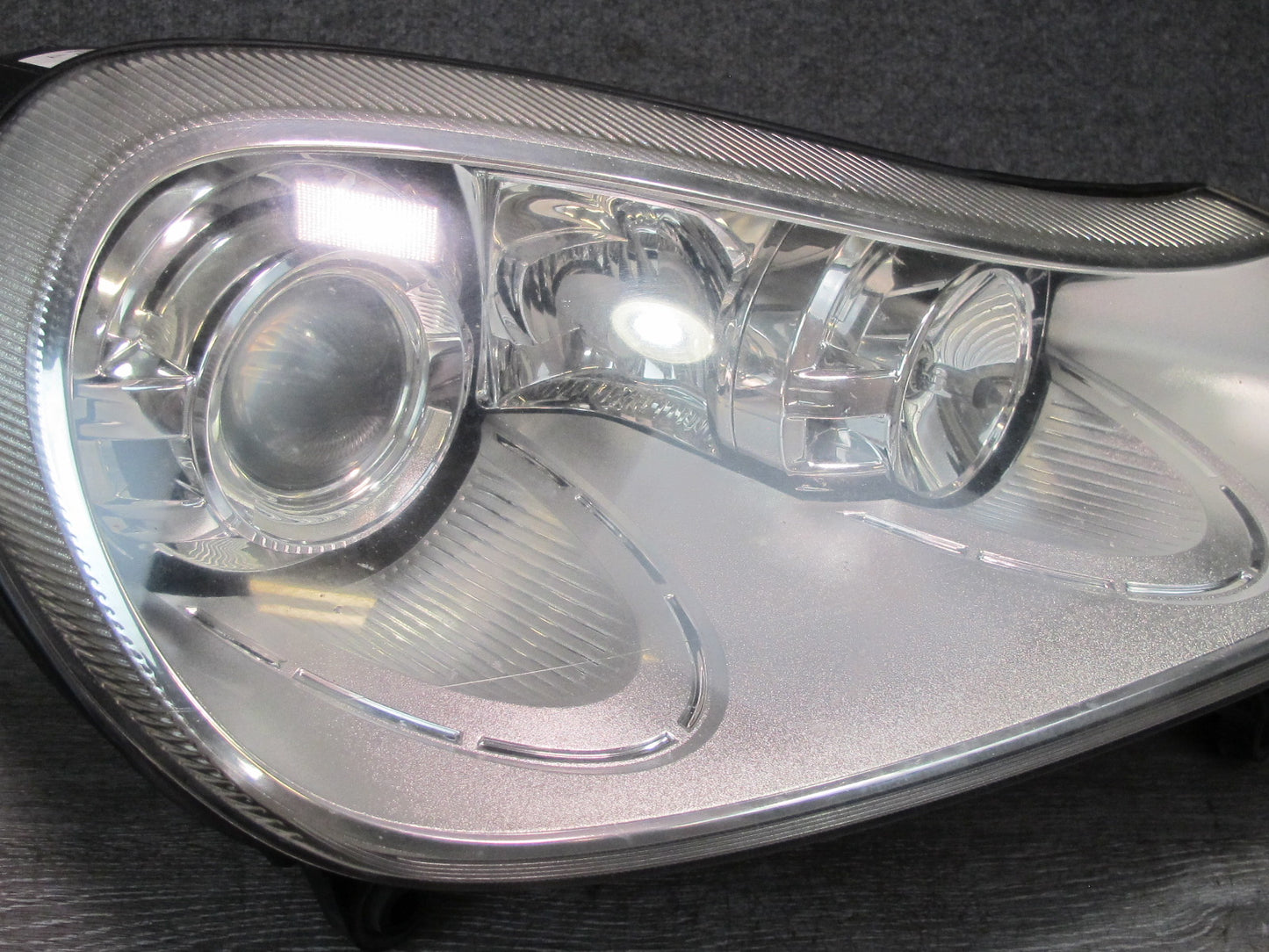 2008-2010 Porsche Cayenne 957 Front Right Xenon HID Headlight Lamp 7L5941032H