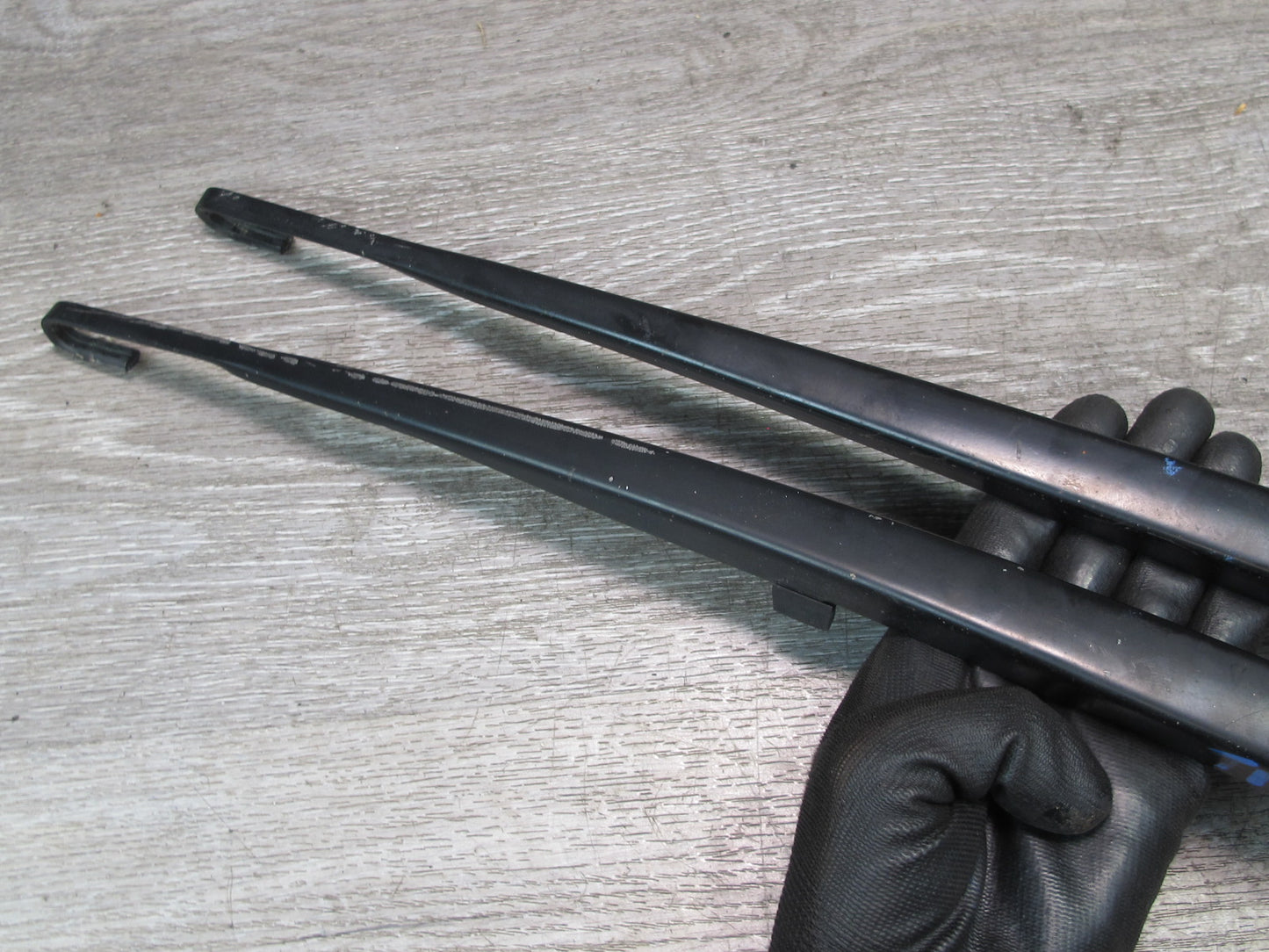 01-06 BMW E46 Coupe Convertible Set of 2 Front Windshield Wiper Arm OEM