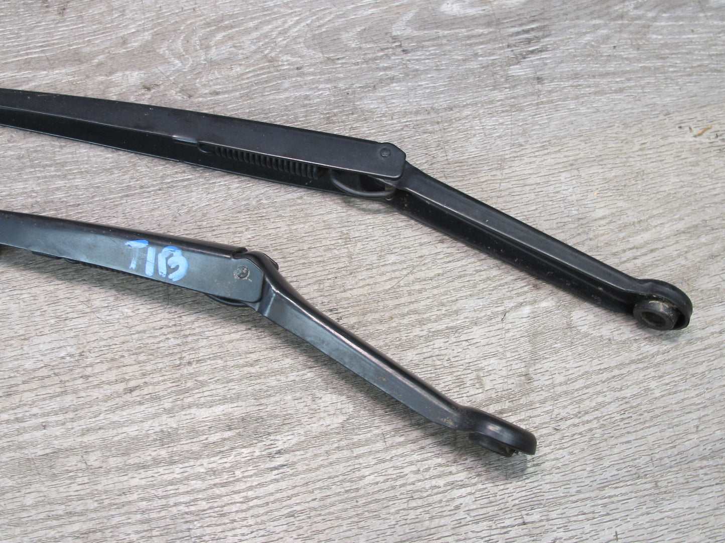 01-06 BMW E46 Coupe Convertible Set of 2 Front Windshield Wiper Arm OEM