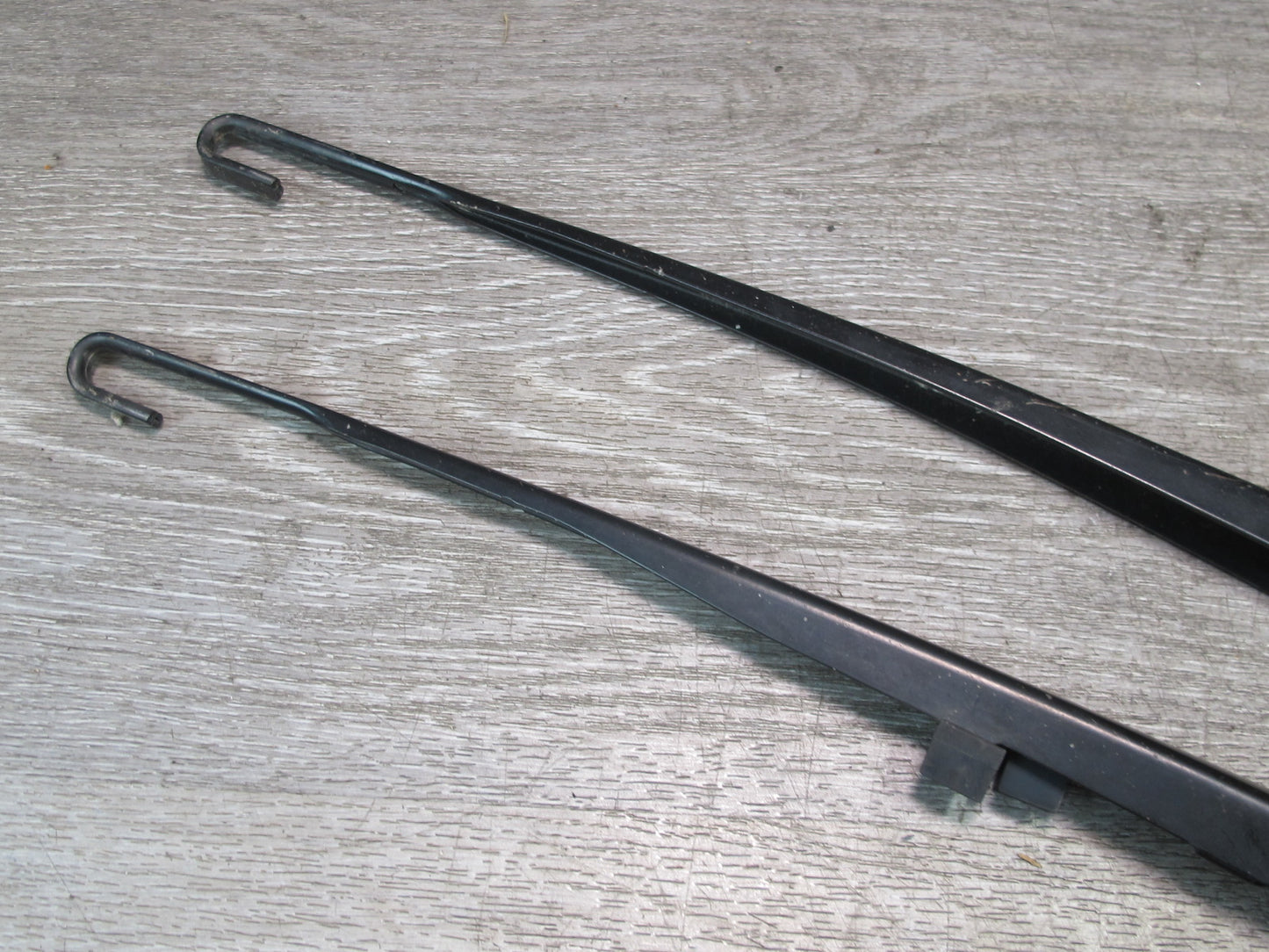 01-06 BMW E46 Coupe Convertible Set of 2 Front Windshield Wiper Arm OEM