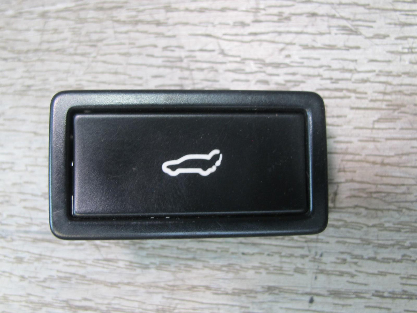 2003-2010 Porsche Cayenne 955 957 Rear Trunk Lid Open Release Button Switch