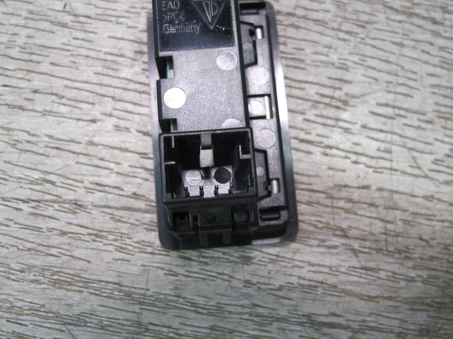 2003-2010 Porsche Cayenne 955 957 Rear Trunk Lid Open Release Button Switch