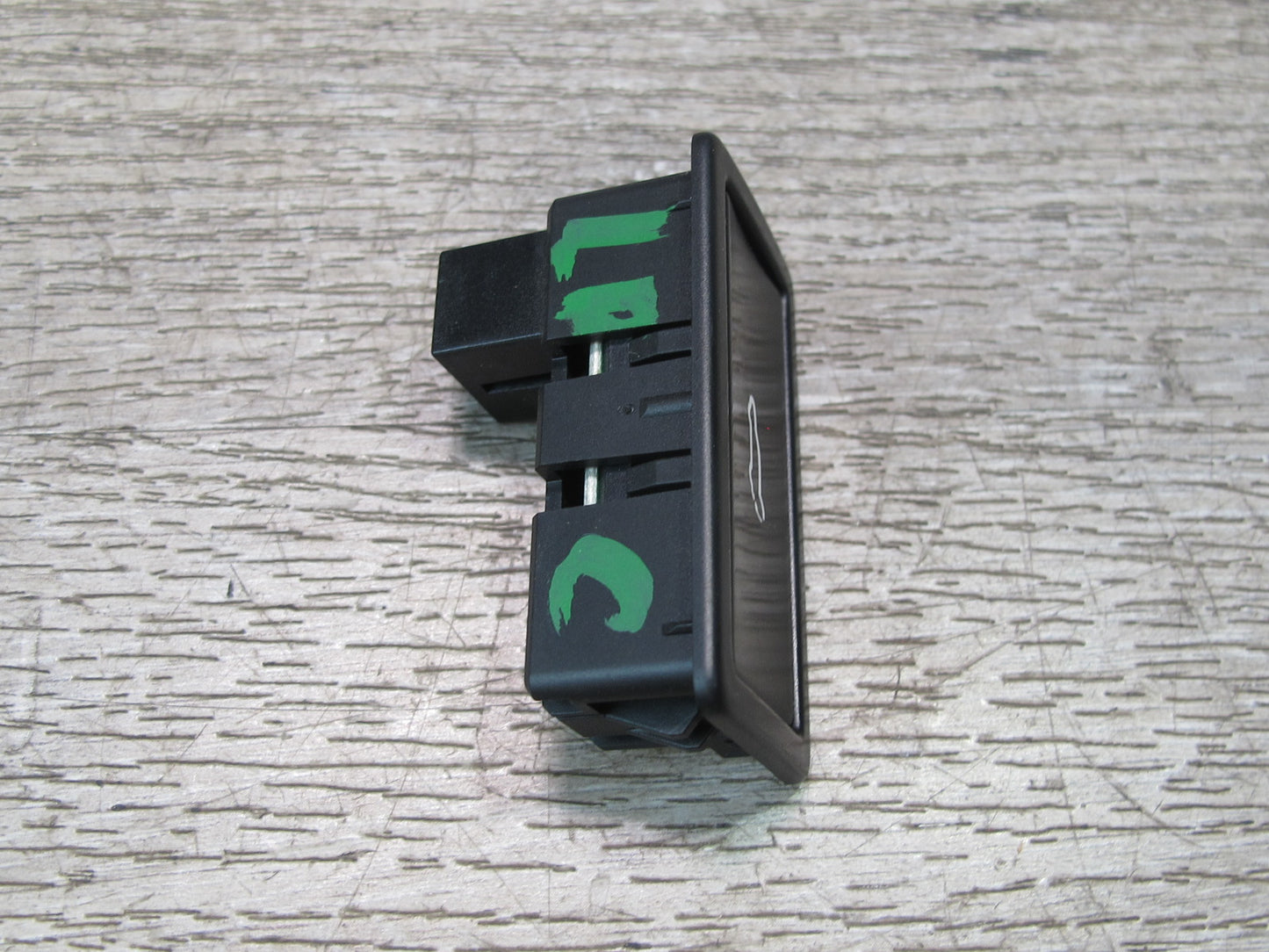 2003-2010 Porsche Cayenne 955 957 Rear Trunk Lid Open Release Button Switch