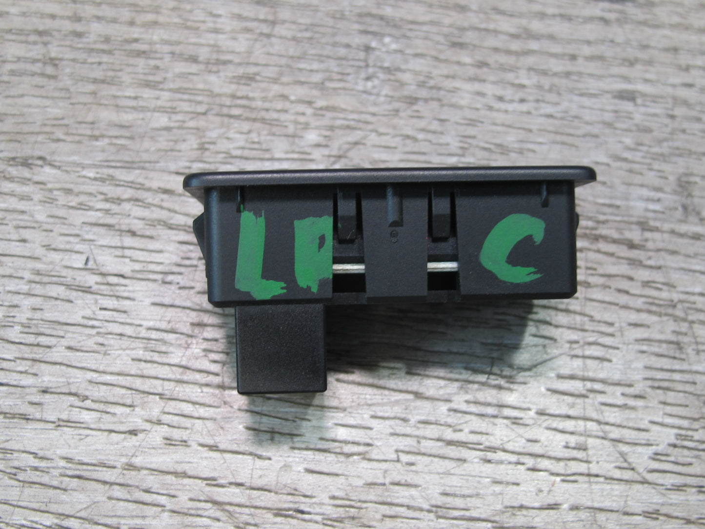2003-2010 Porsche Cayenne 955 957 Rear Trunk Lid Open Release Button Switch