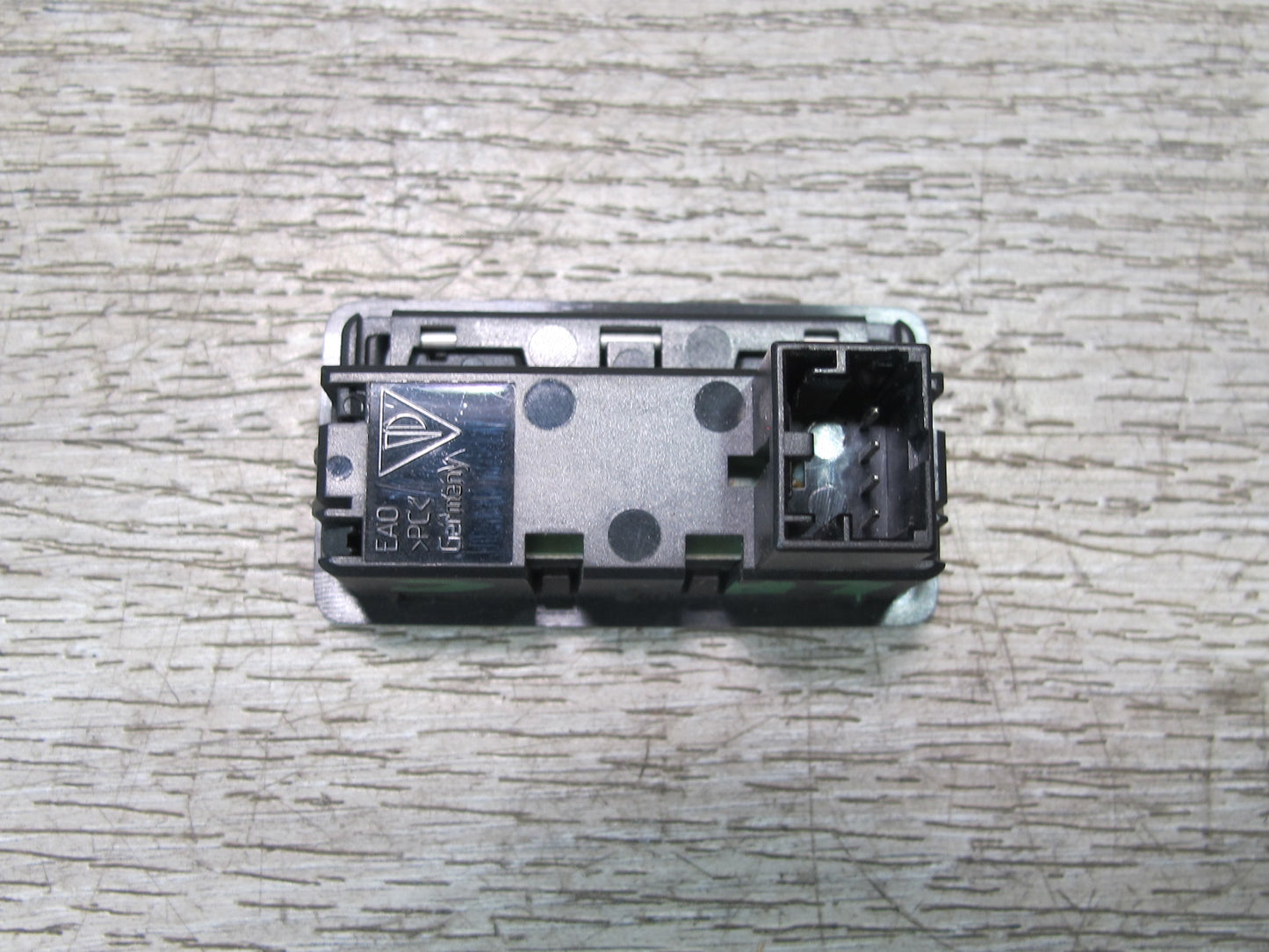 2003-2010 Porsche Cayenne 955 957 Rear Trunk Lid Open Release Button Switch