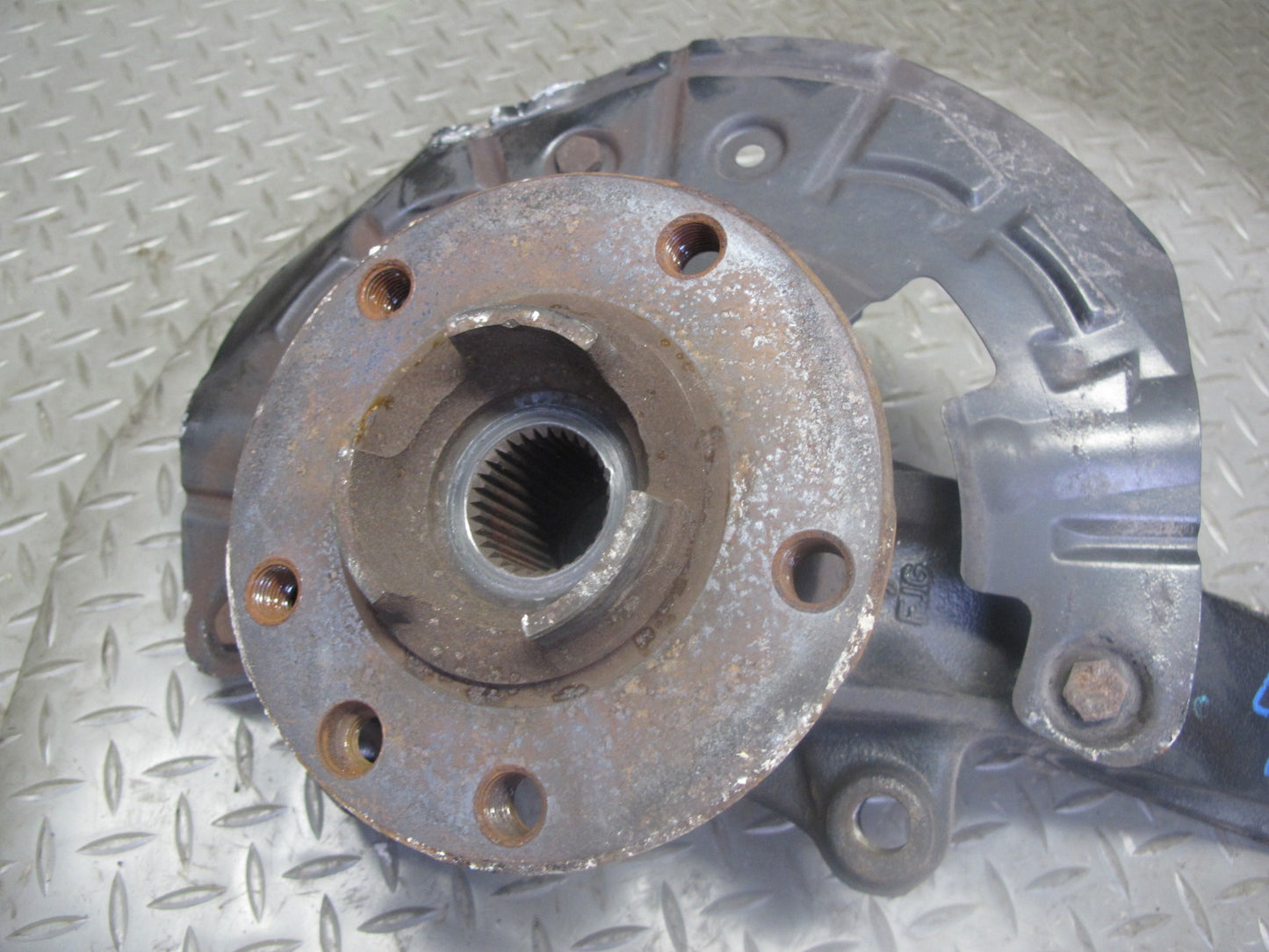 2008-2010 Porsche Cayenne 957 AWD Turbo Front Right Spindle Knuckle Wheel Hub