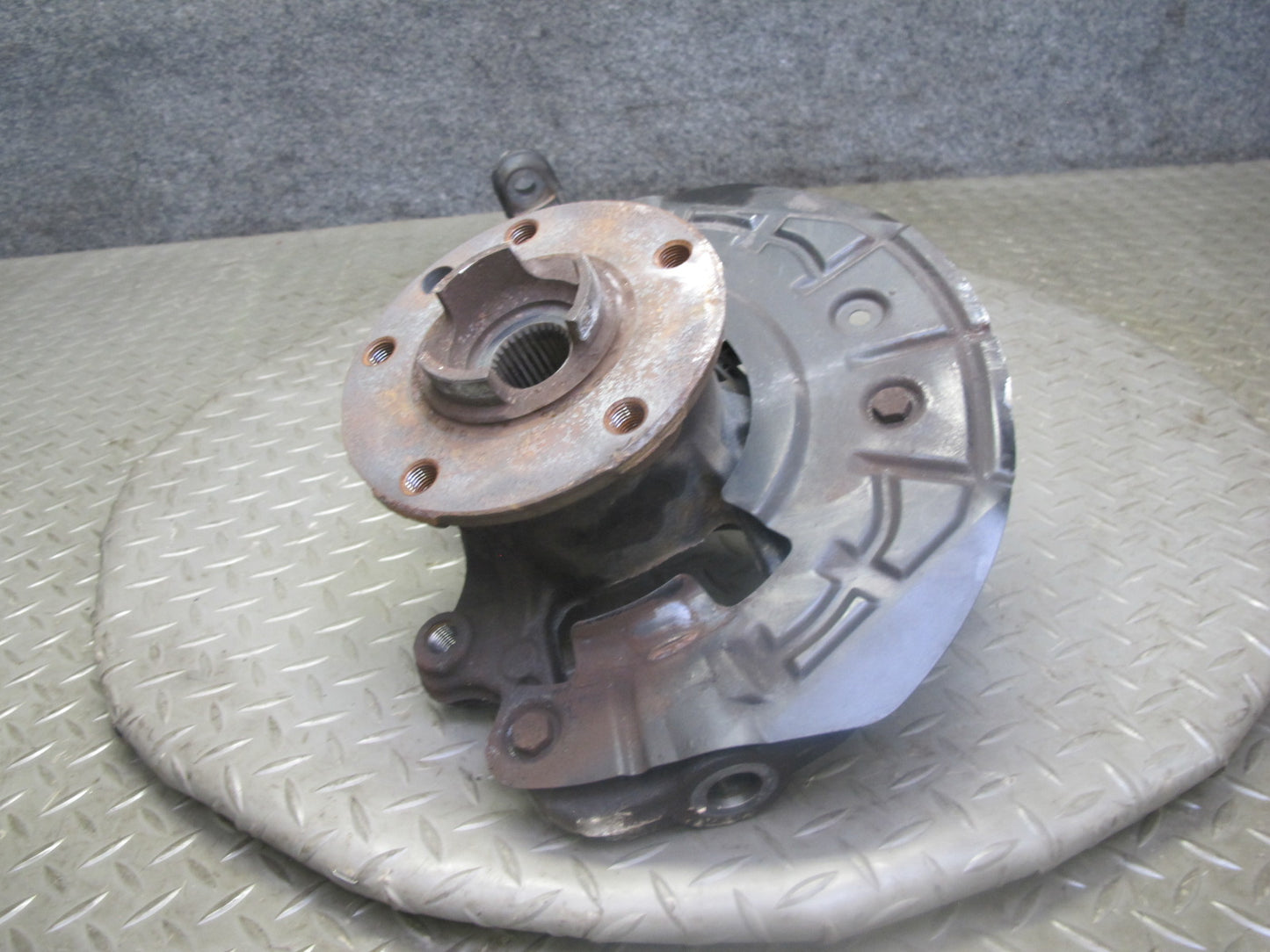 2008-2010 Porsche Cayenne 957 AWD Turbo Front Left Spindle Knuckle Wheel Hub
