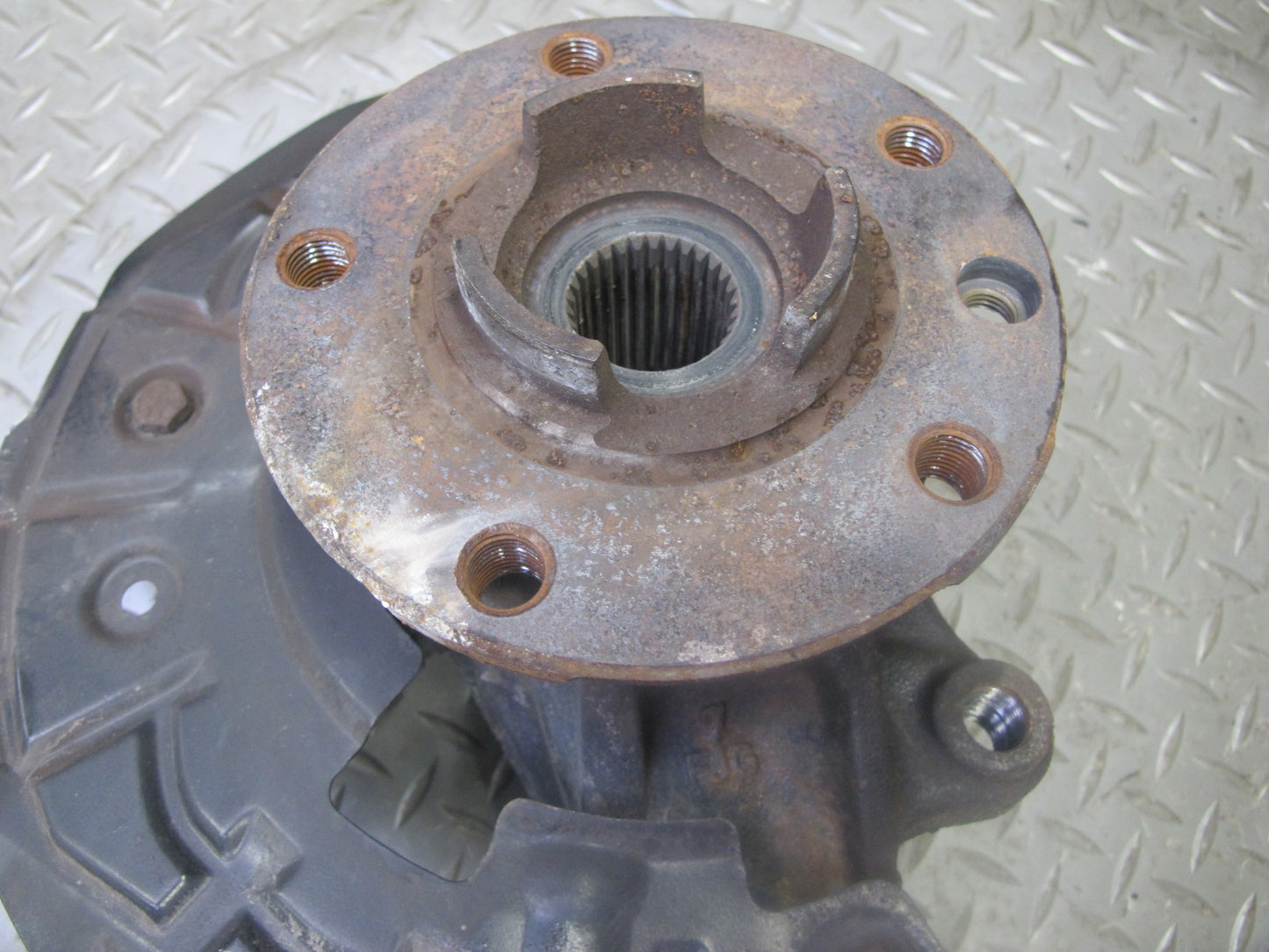 2008-2010 Porsche Cayenne 957 AWD Turbo Front Left Spindle Knuckle Wheel Hub