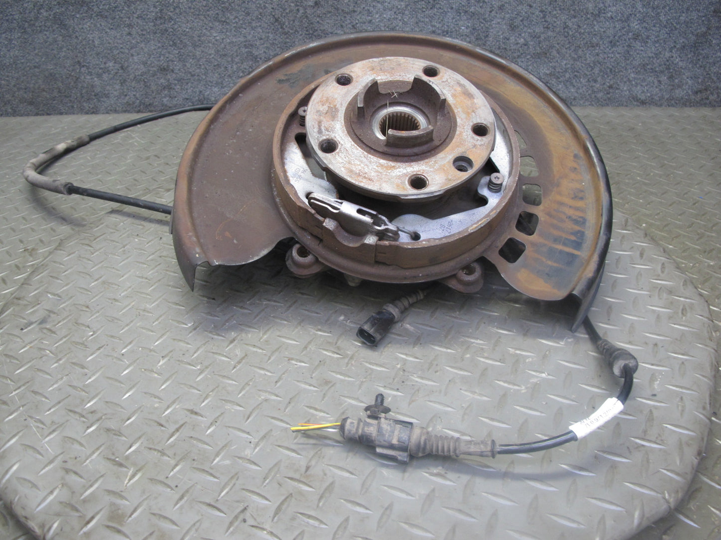 2008-2010 Porsche Cayenne 957 AWD Turbo Rear Right Spindle Knuckle Wheel Hub