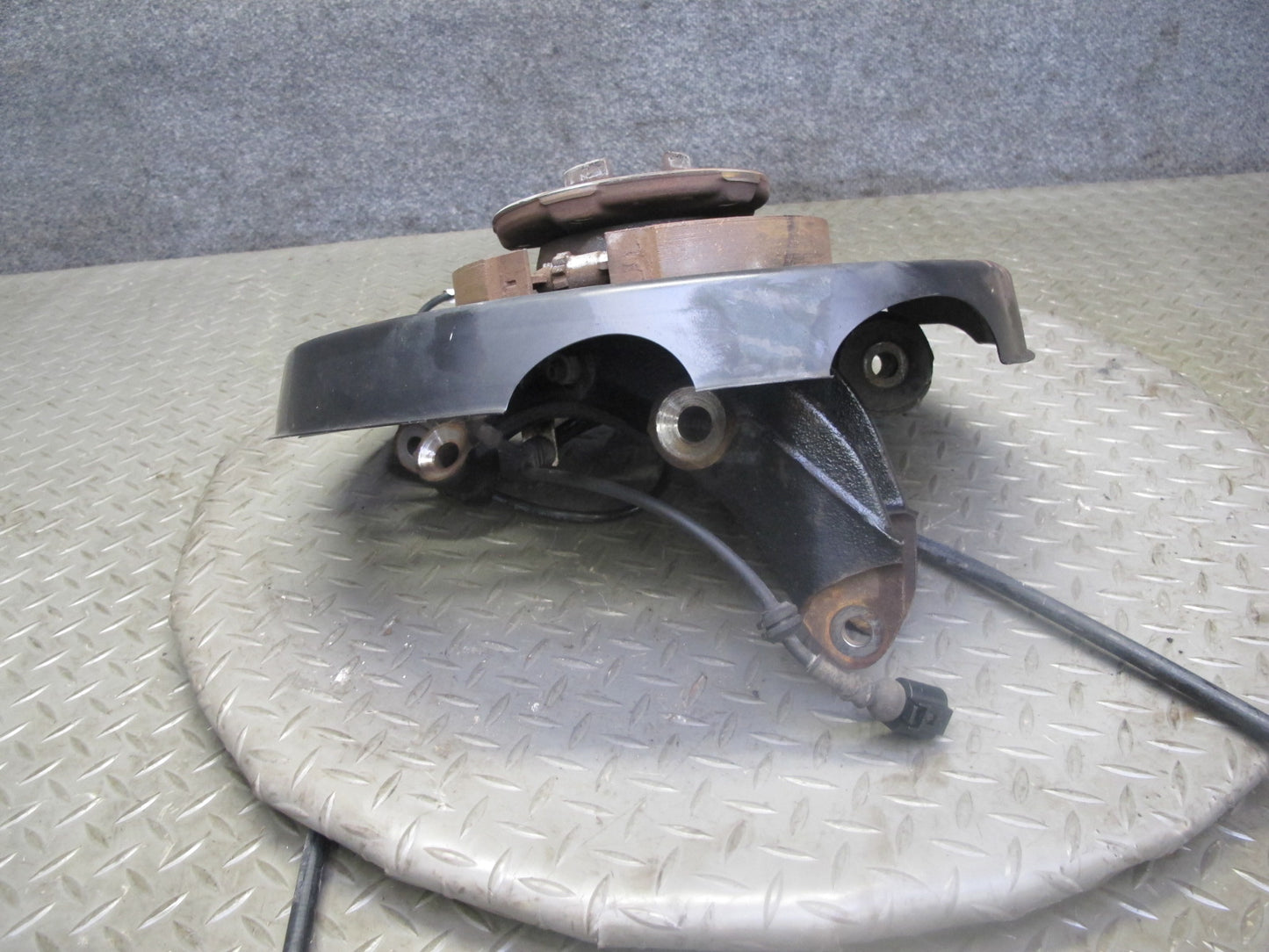 2008-2010 Porsche Cayenne 957 AWD Turbo Rear Right Spindle Knuckle Wheel Hub